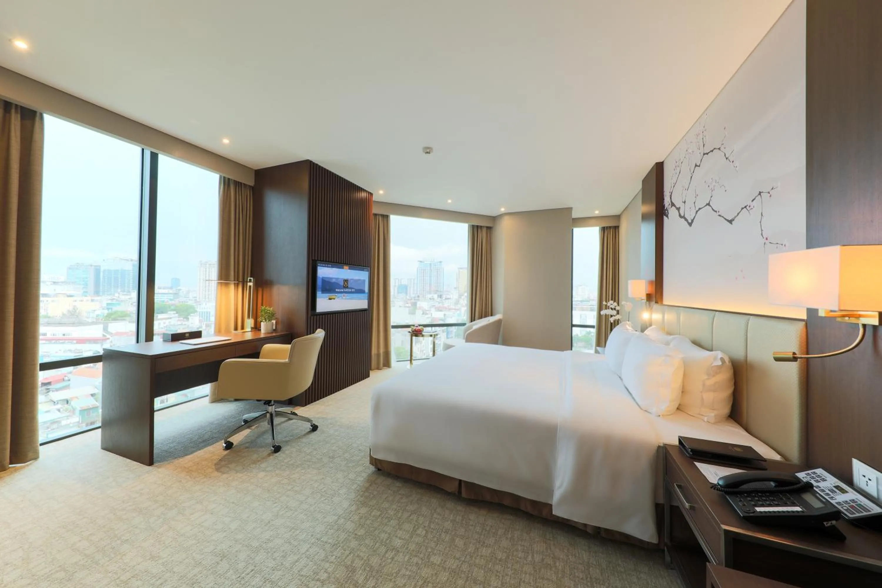 Photo of the whole room, Bed in Grand Vista Hanoi