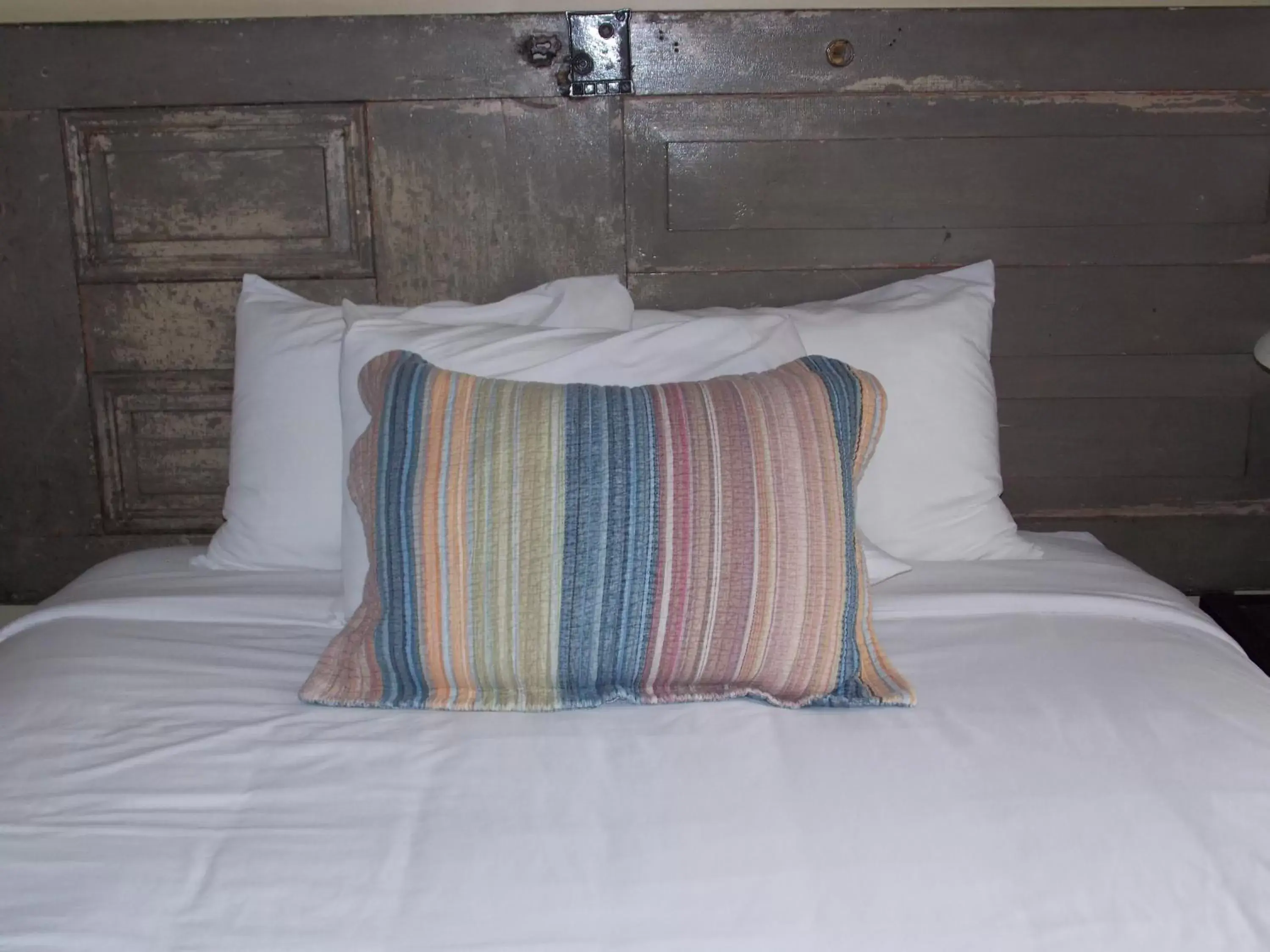 Queen Room in William Watson Hotel Queen Room in William Watson Hotel