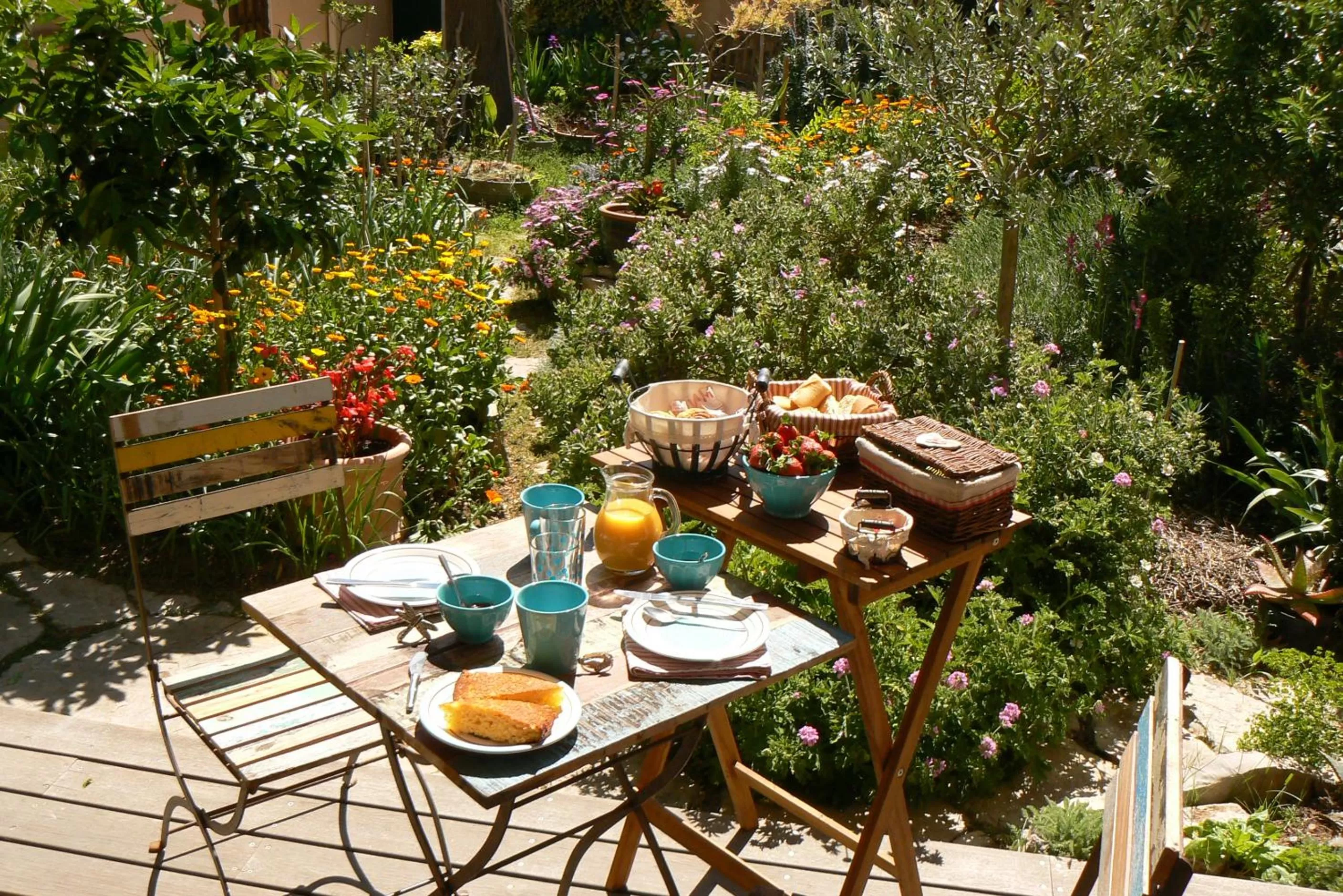 Garden view in L' Escale Tranquille