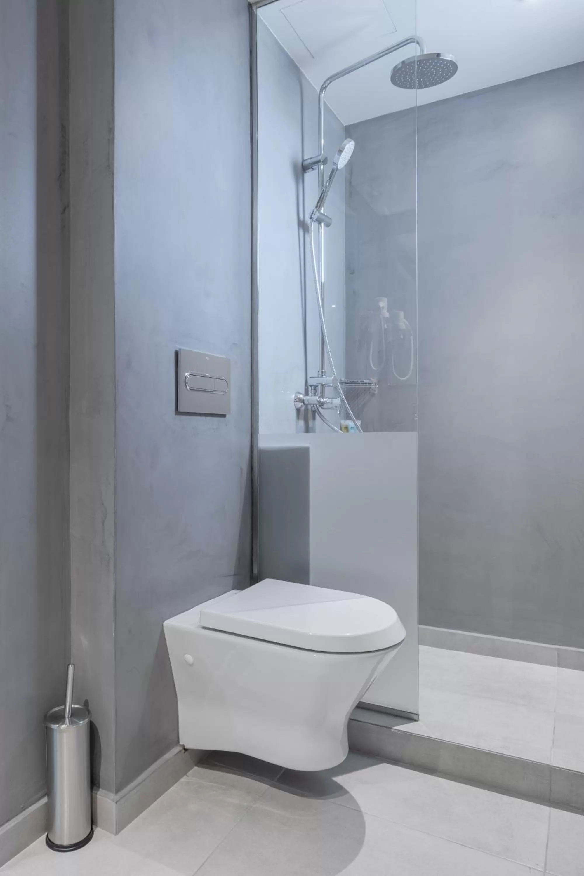 Toilet in Hotel Avra by Smile hotels - Free Airport Shuttle
