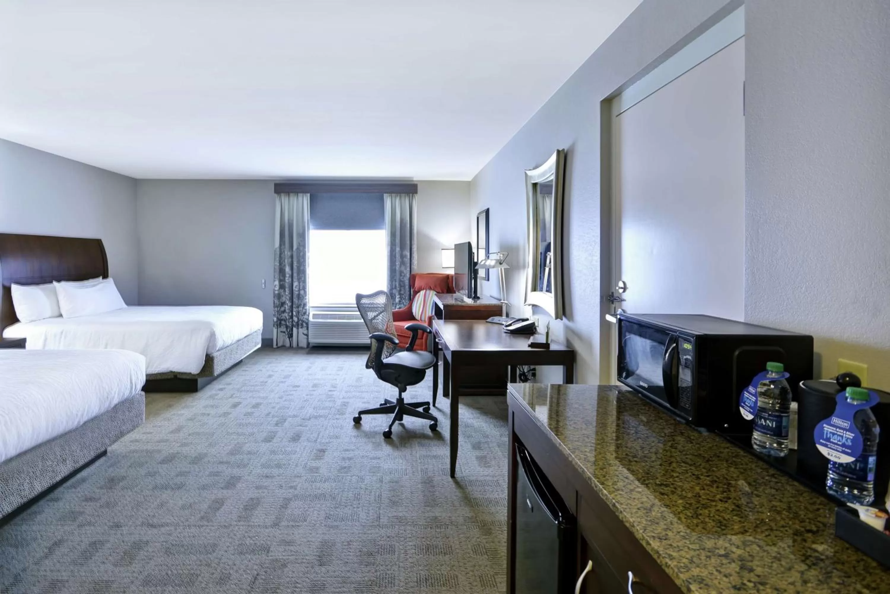 Bedroom, Bed in Hilton Garden Inn Toledo / Perrysburg