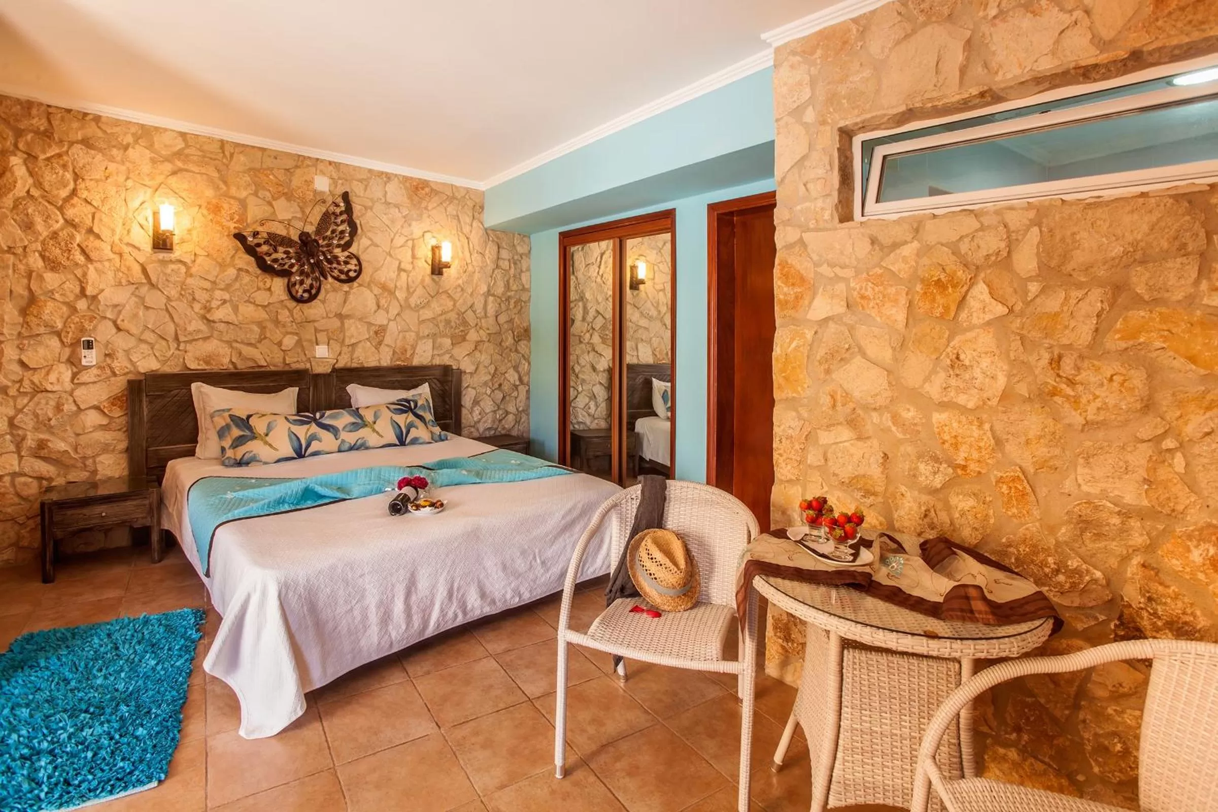 Bedroom, Bed in Montinho De Ouro