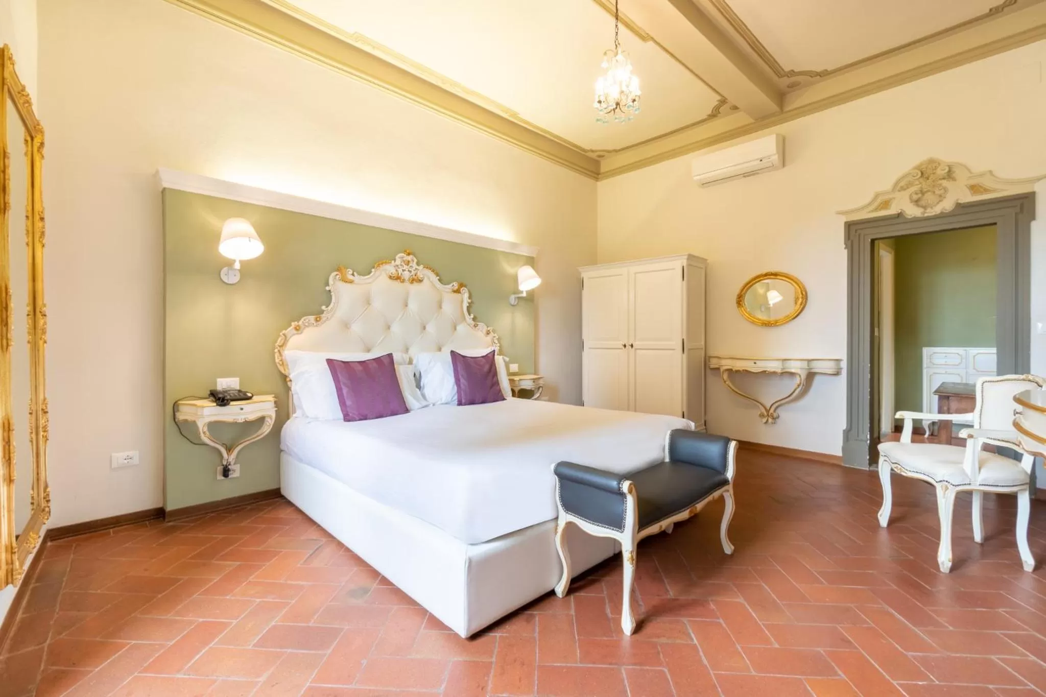 Bed in Art Hotel Villa Agape - Place of Charme