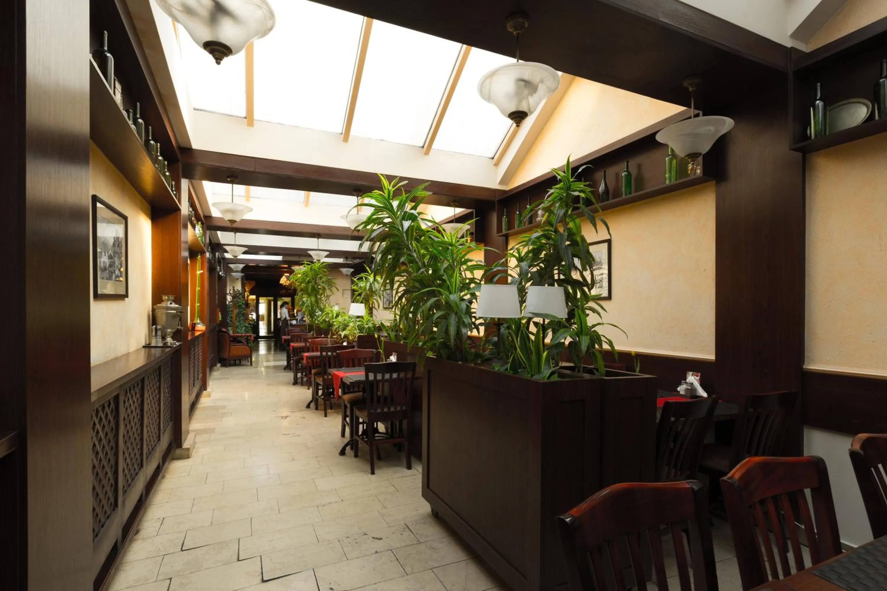 Restaurant/places to eat in Hotel Floryan Old Town