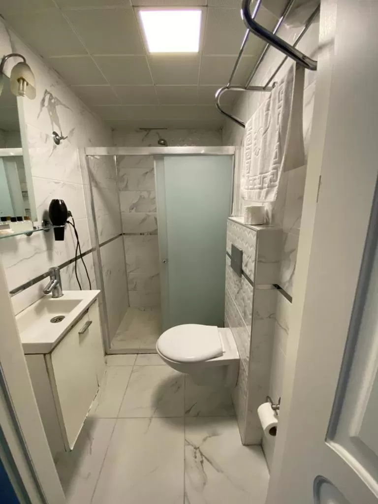 Bathroom in Sakran Hotel