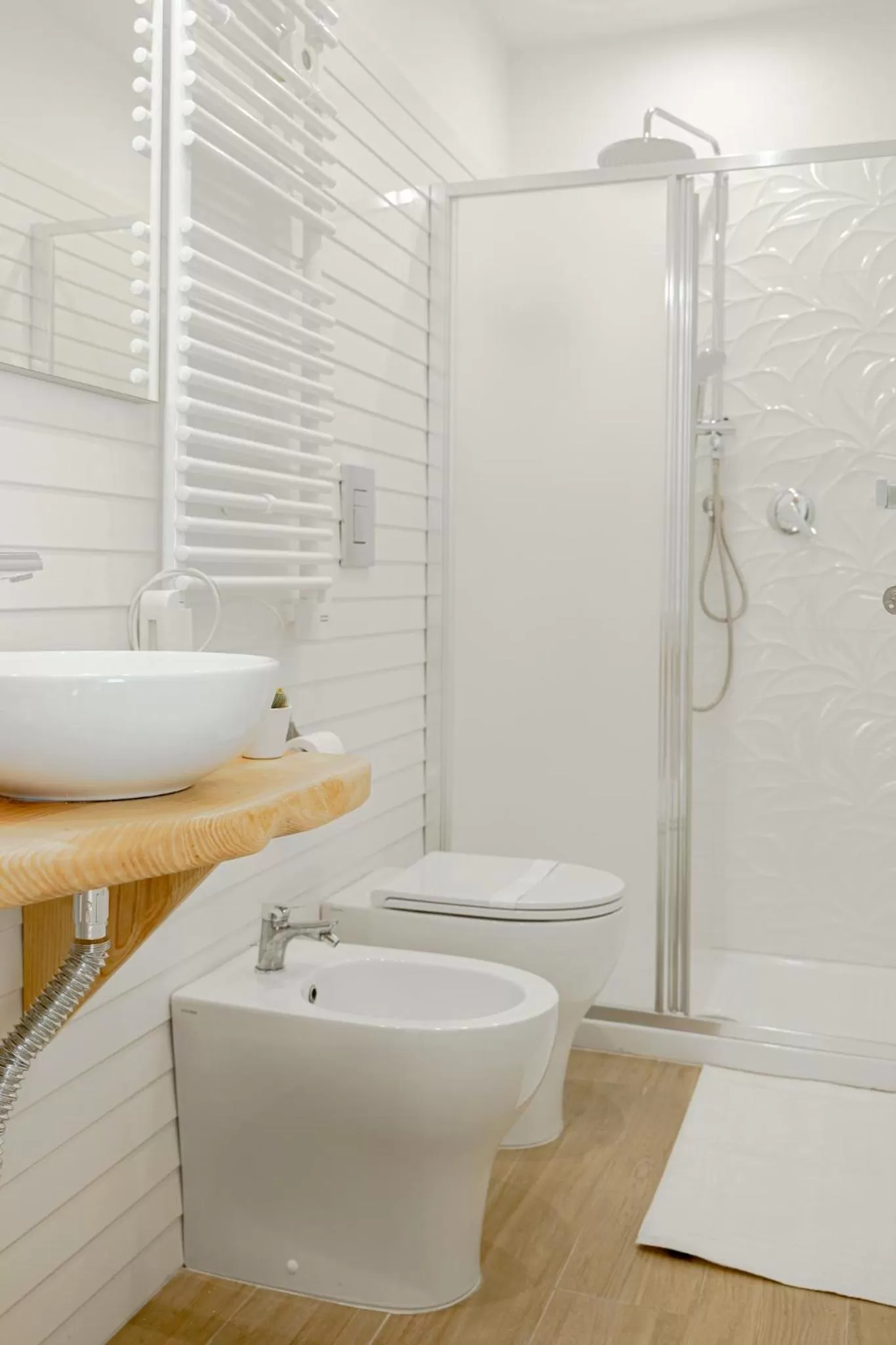 Shower, Bathroom in Bosco Mattavona