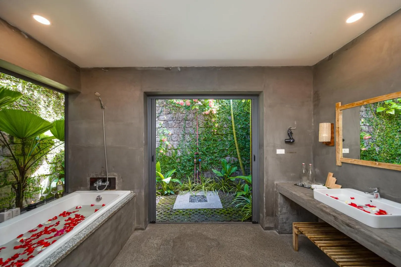Bathroom, Bed in Lahana Resort Phu Quoc & Spa