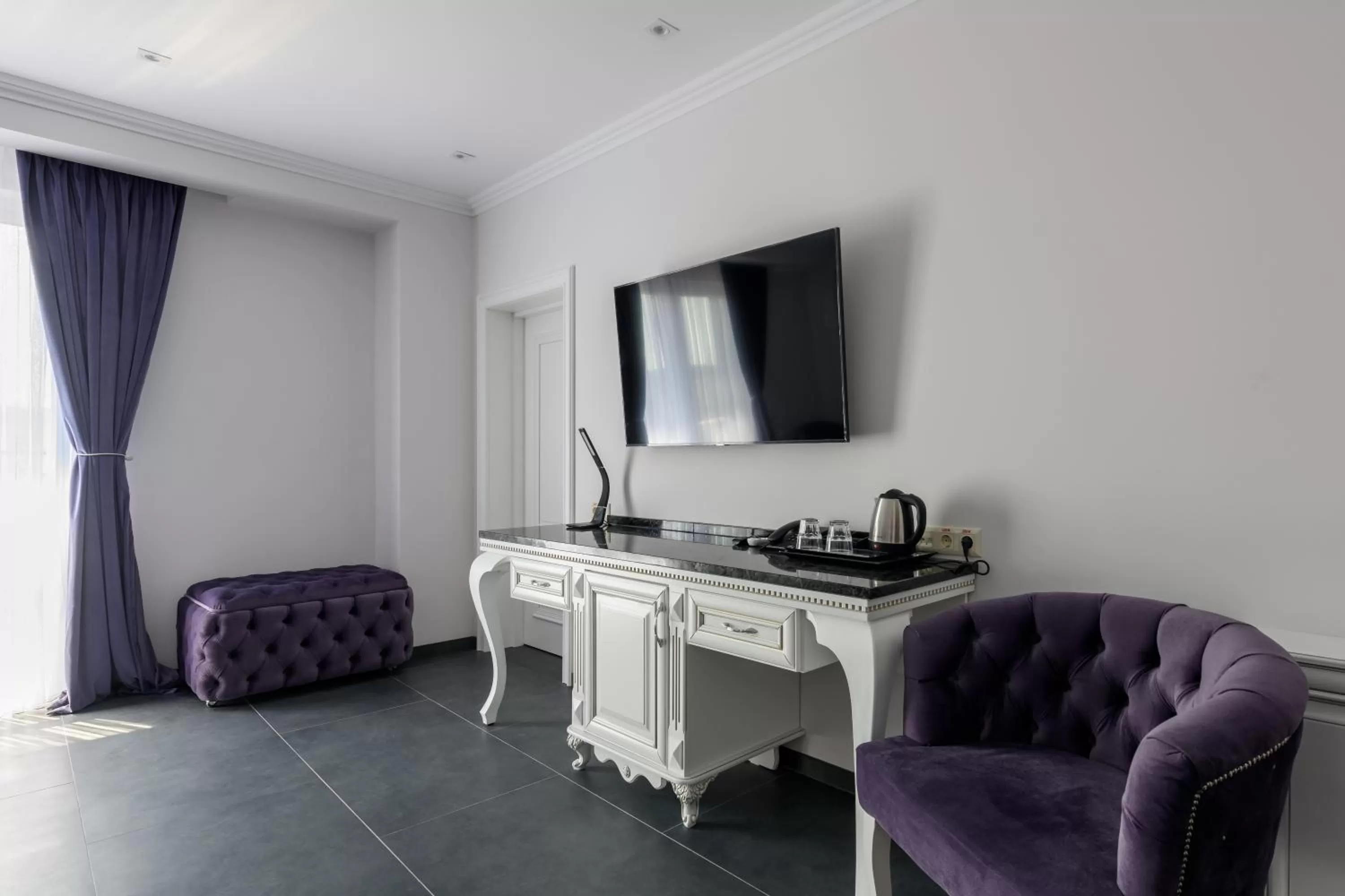 TV and multimedia in Grand Royal