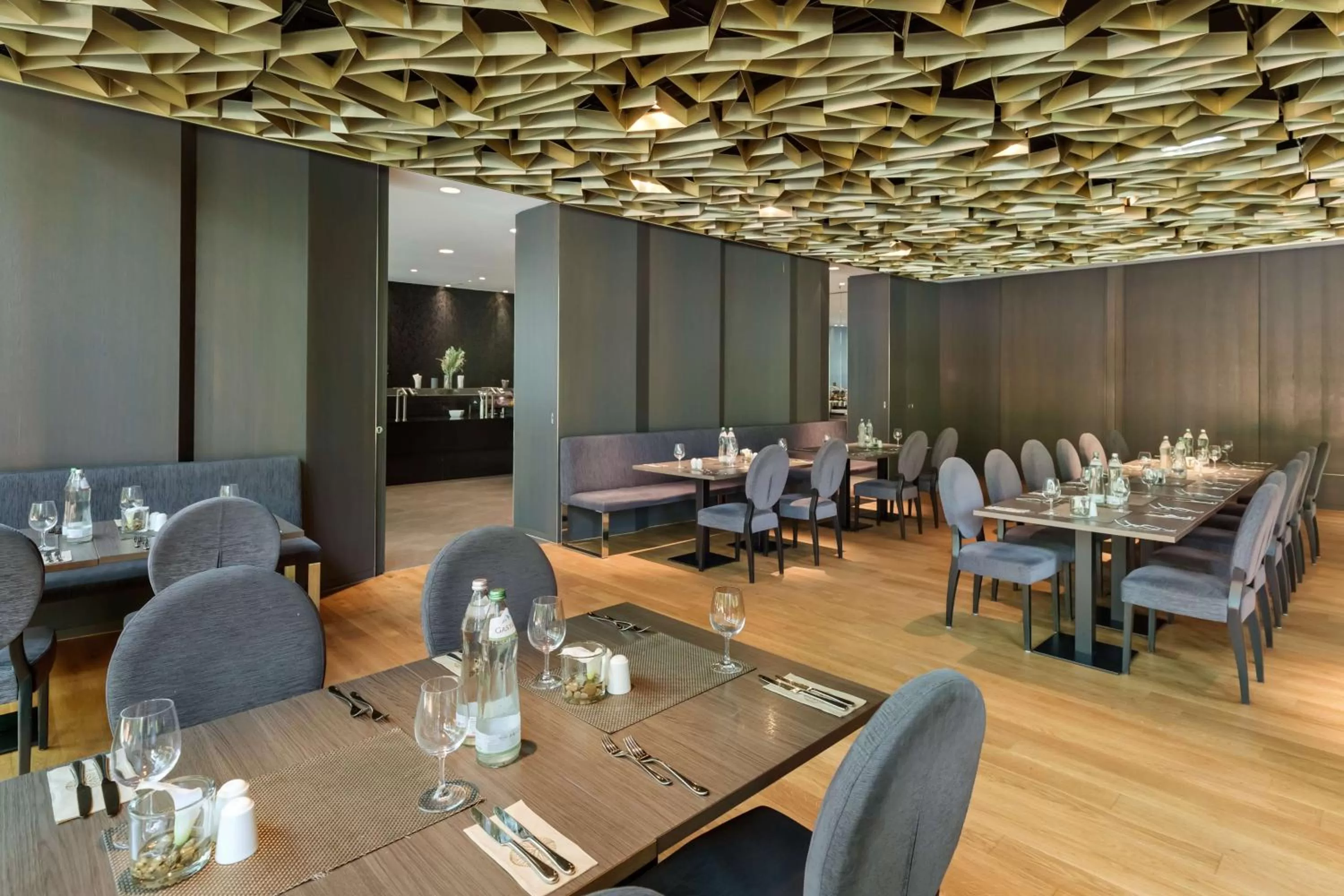 Restaurant/places to eat in Doubletree by Hilton Vienna Schonbrunn