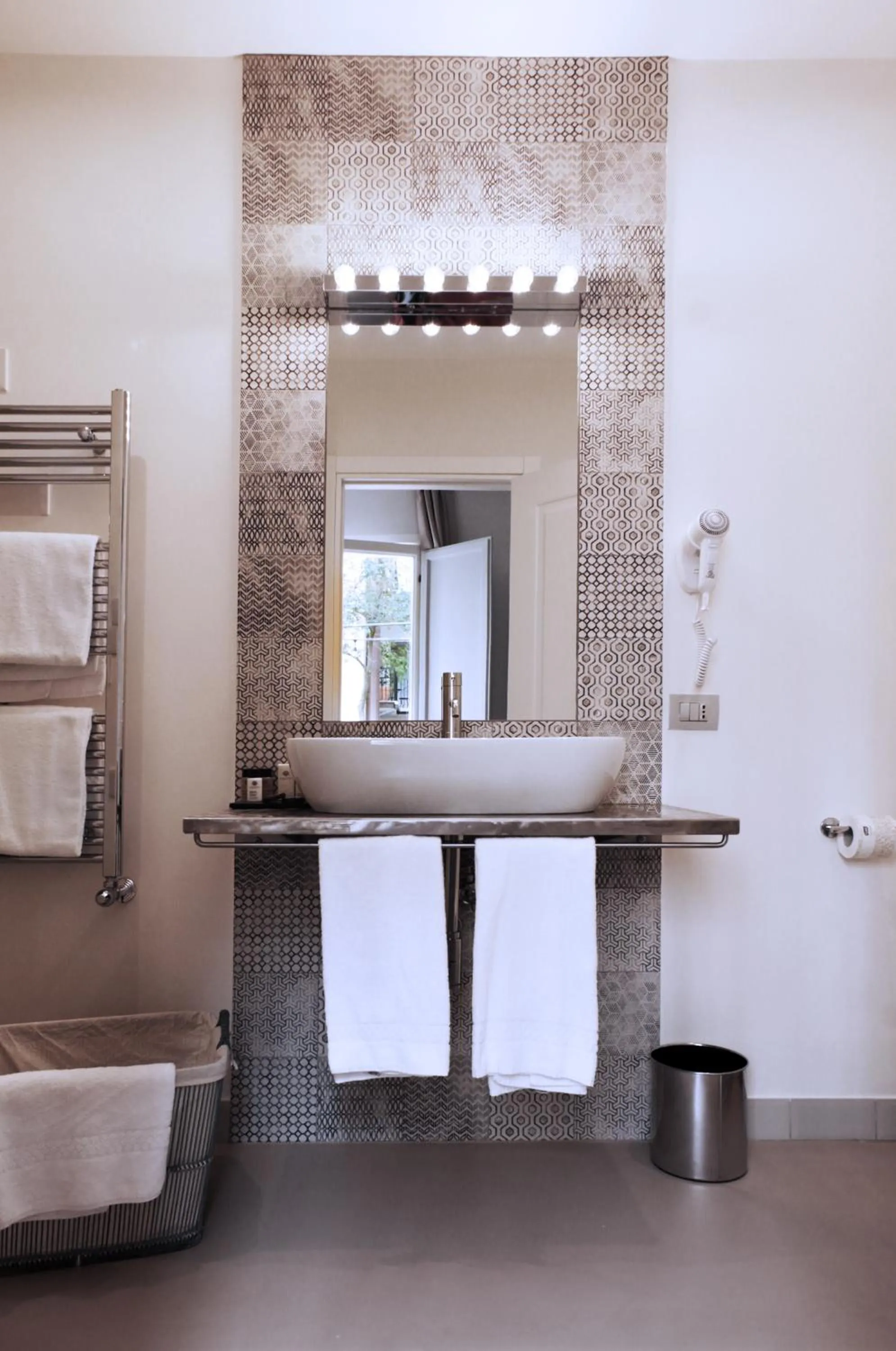 Bathroom in Trevi Contemporary Suite