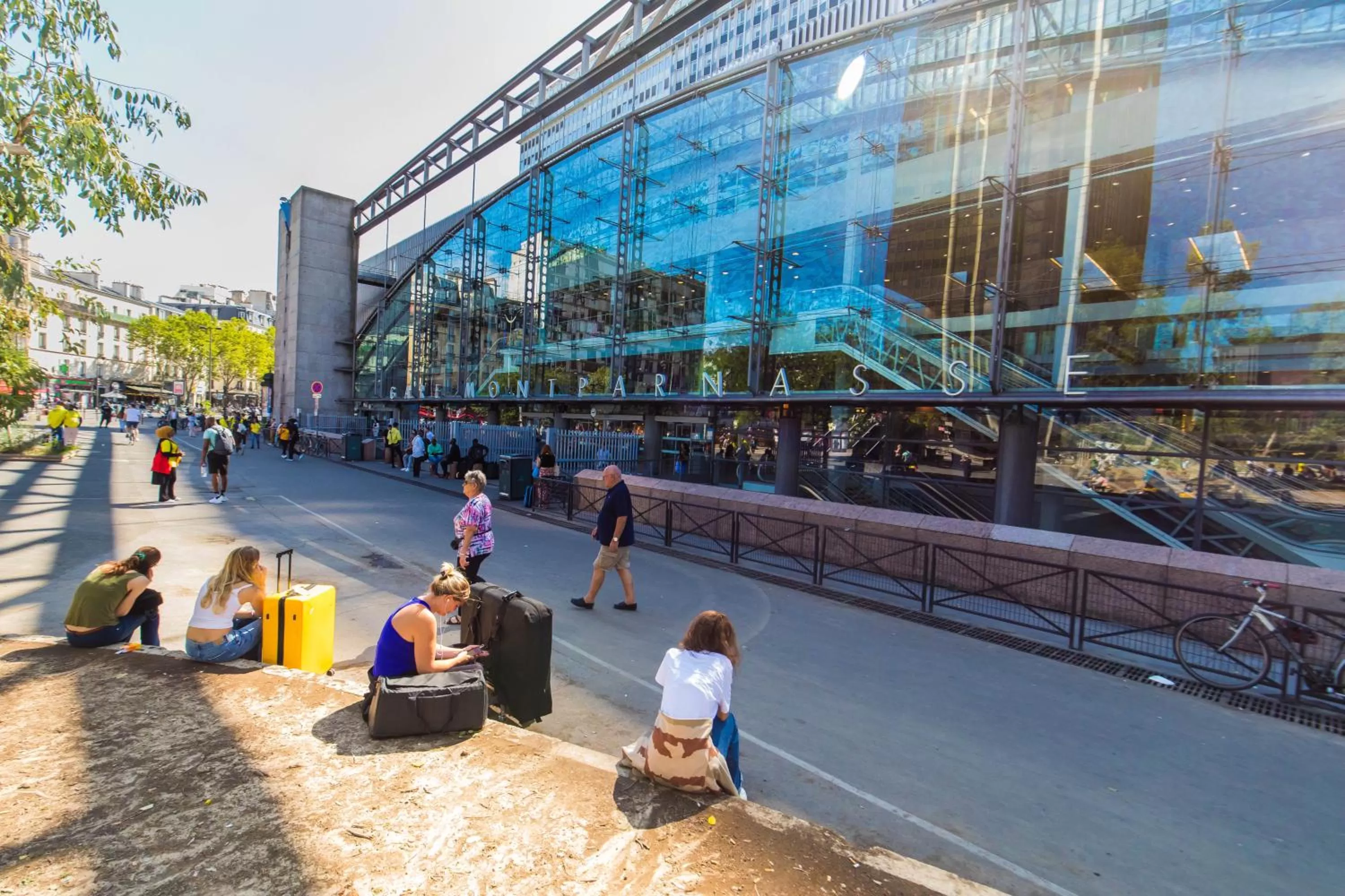 Photo of the whole room in HOTEL DE PARIS MONTPARNASSE