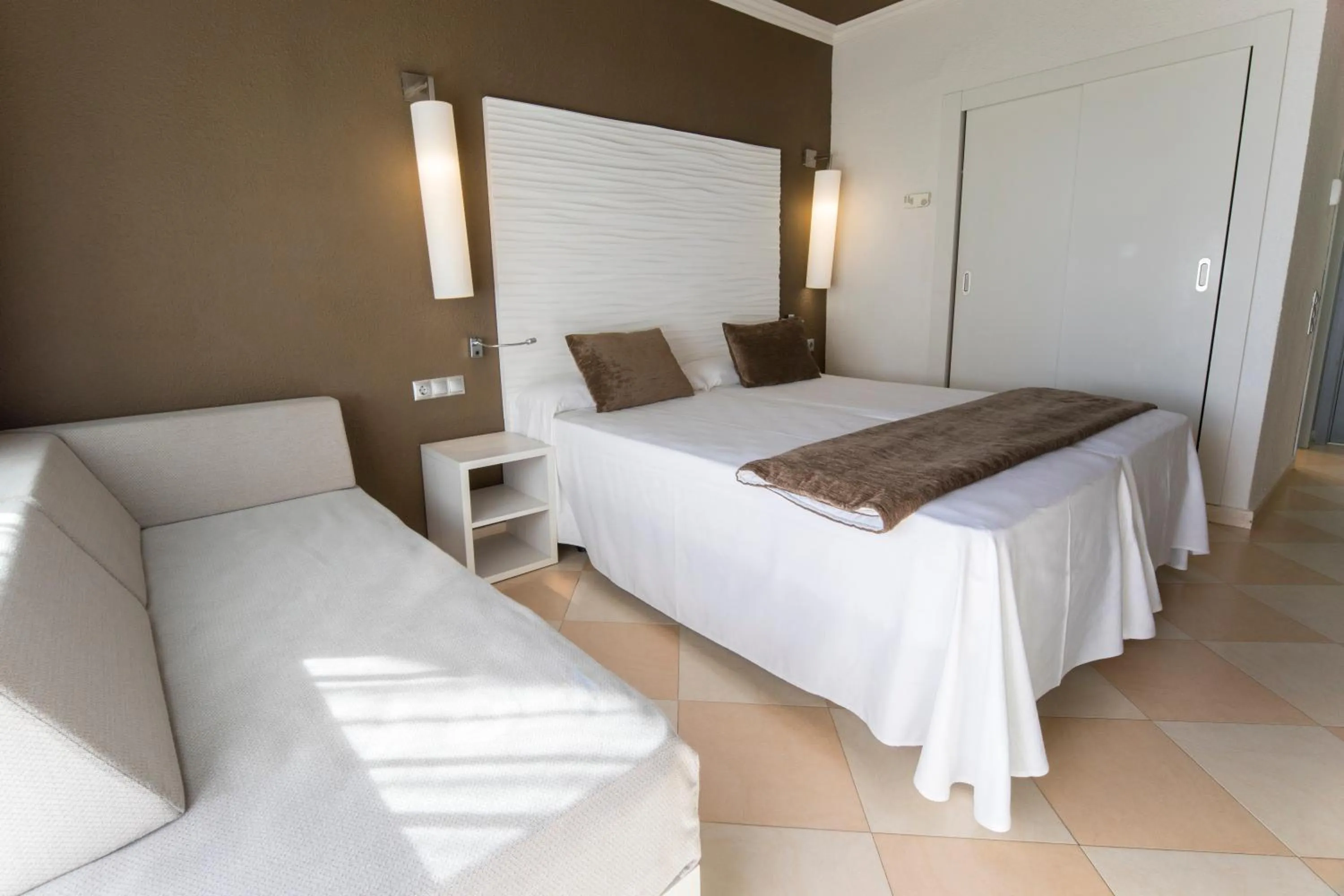 Photo of the whole room, Bed in Hotel Augustus