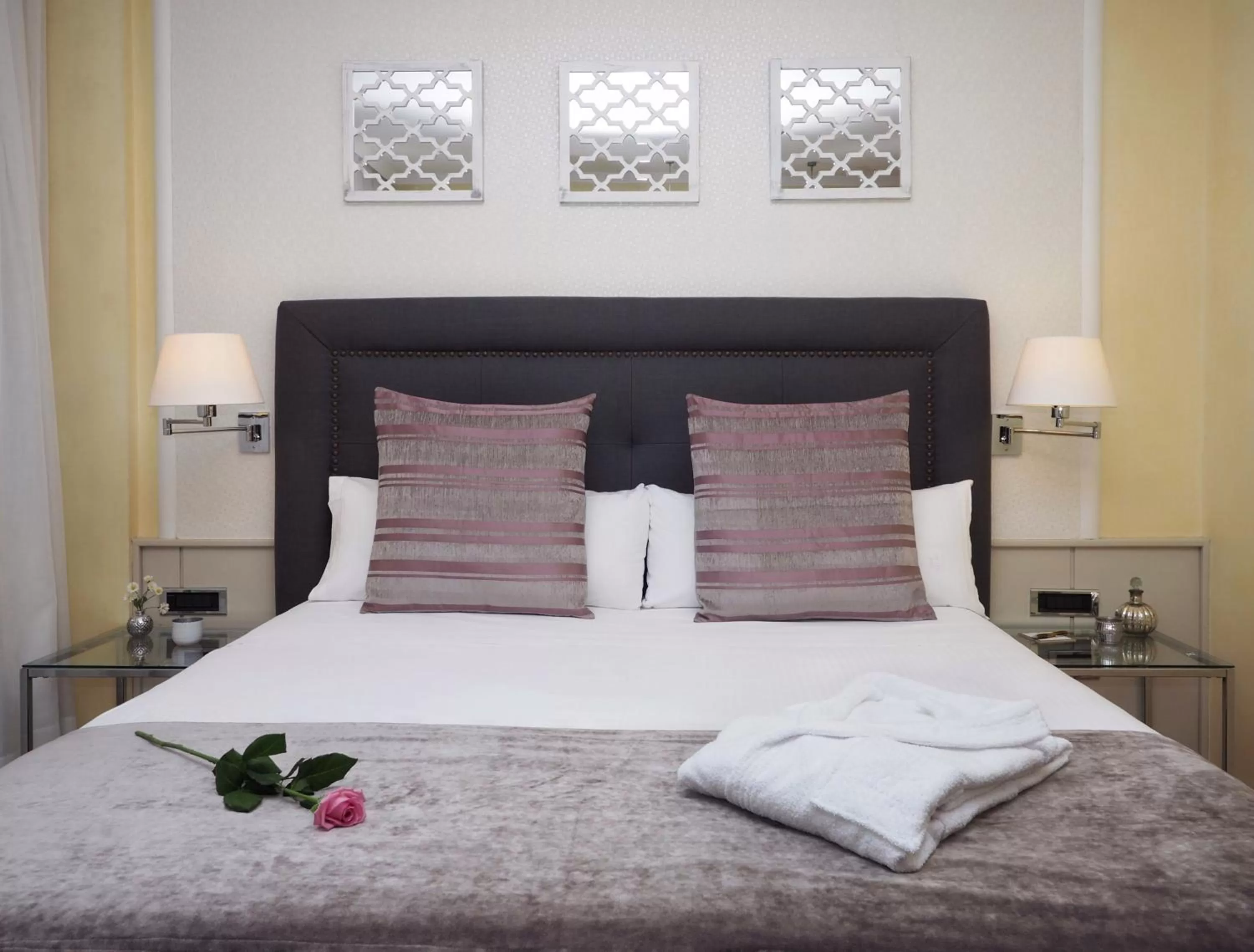 Bed in Vilana Hotel Boutique