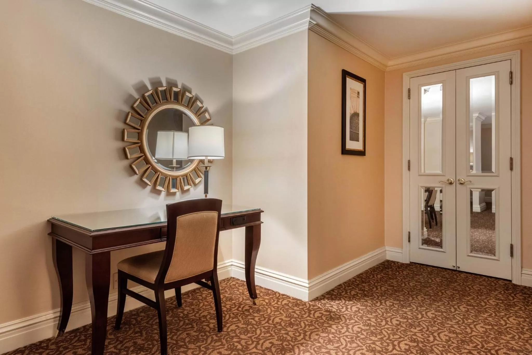 Photo of the whole room in Omni William Penn Hotel