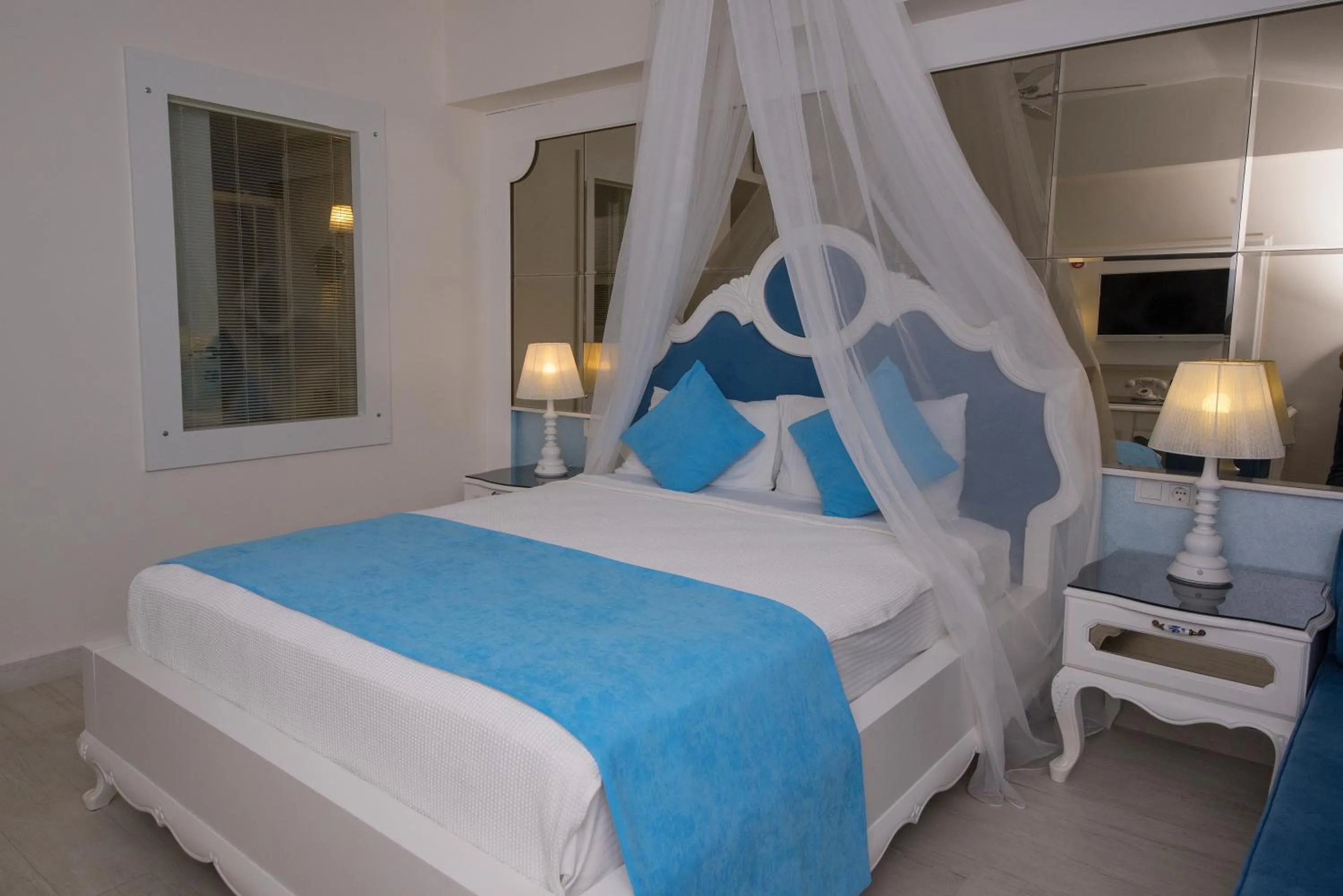 Bed in Montebello Deluxe Hotel