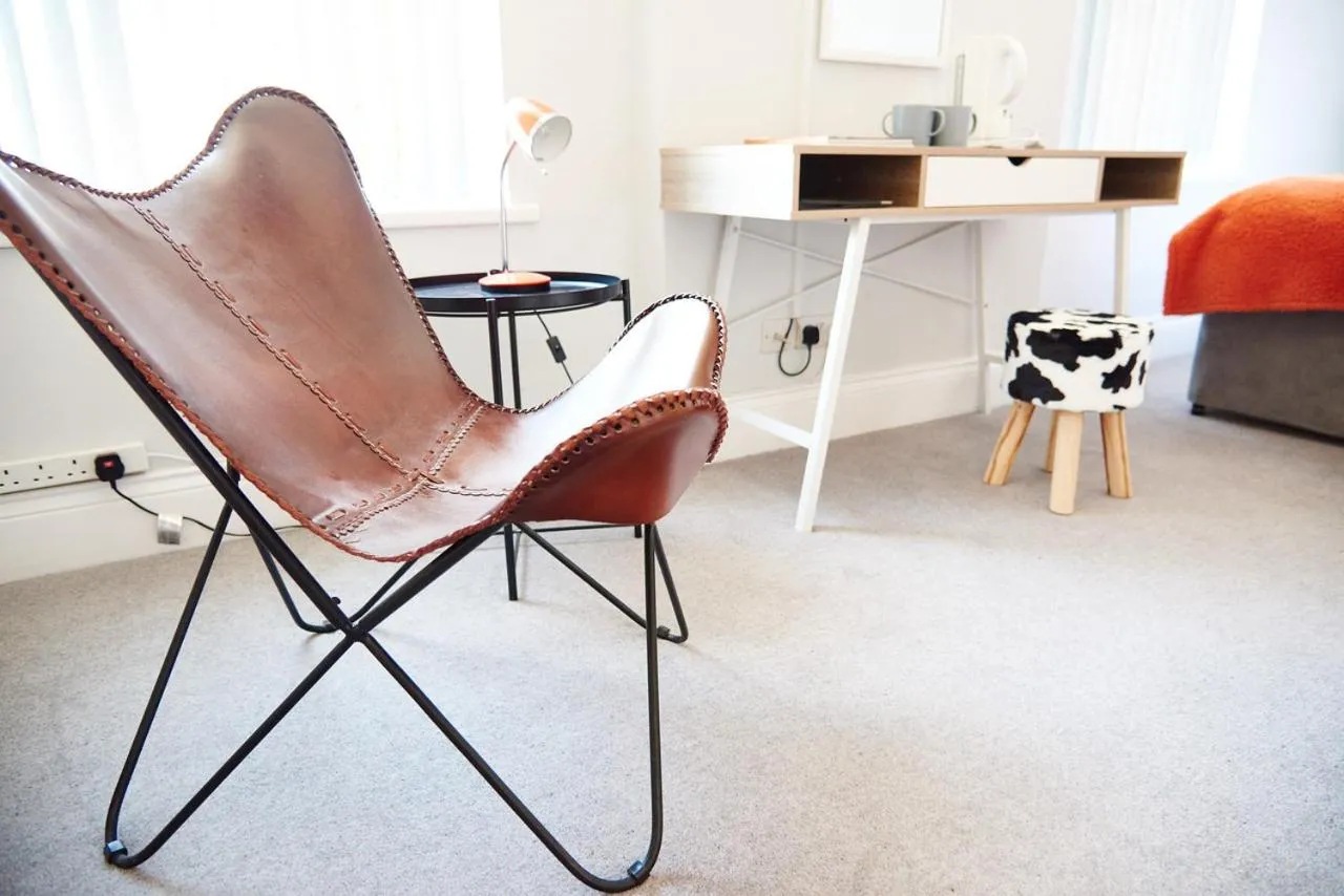 Seating area in Kenilworth Hotel