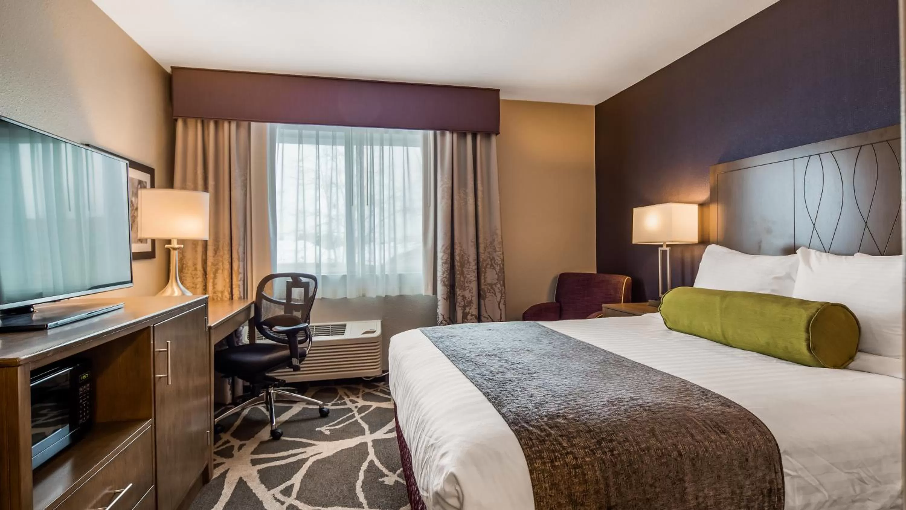 Bedroom, Bed in Best Western McMinnville Inn