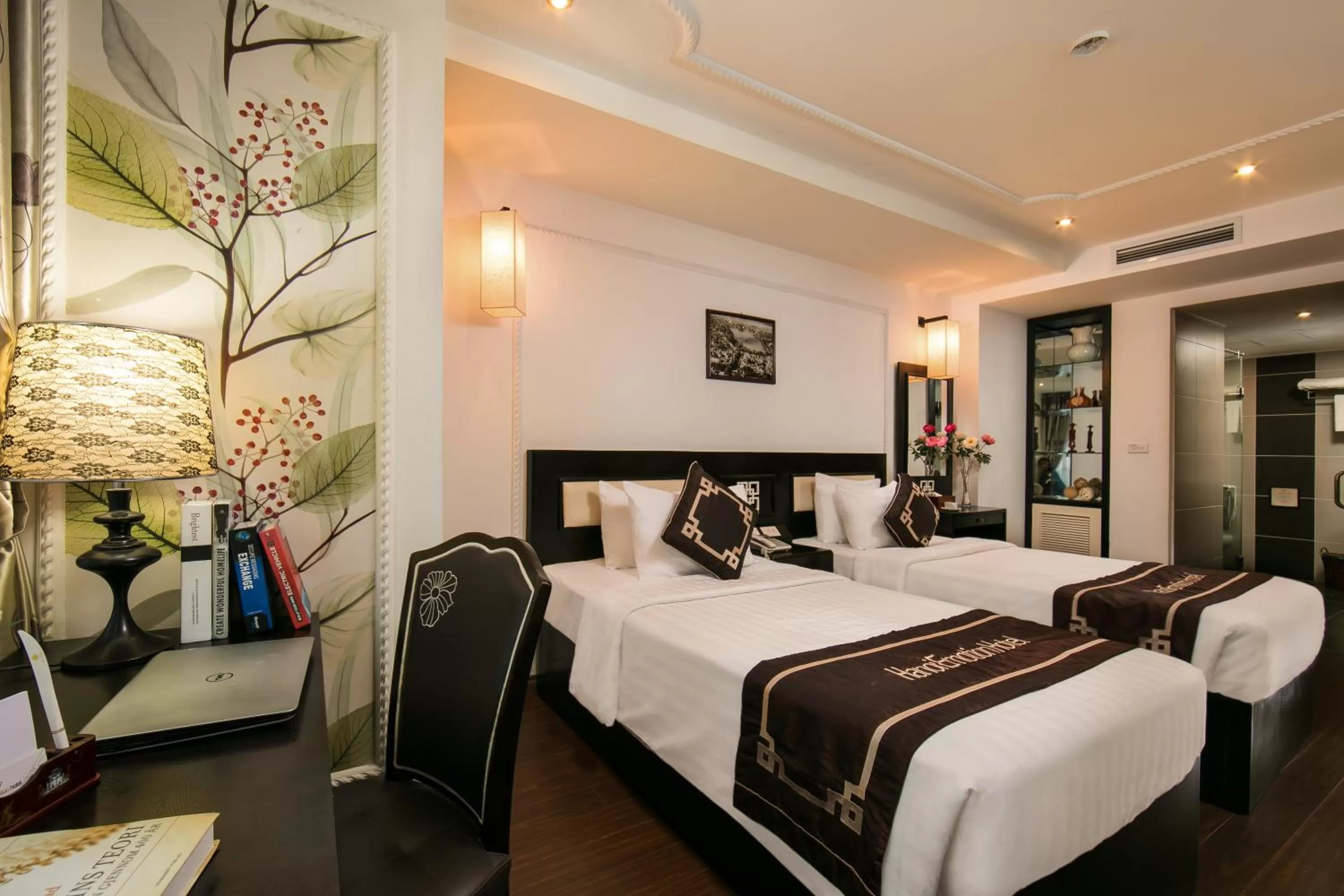Photo of the whole room, Bed in Hanoi Emotion Hotel