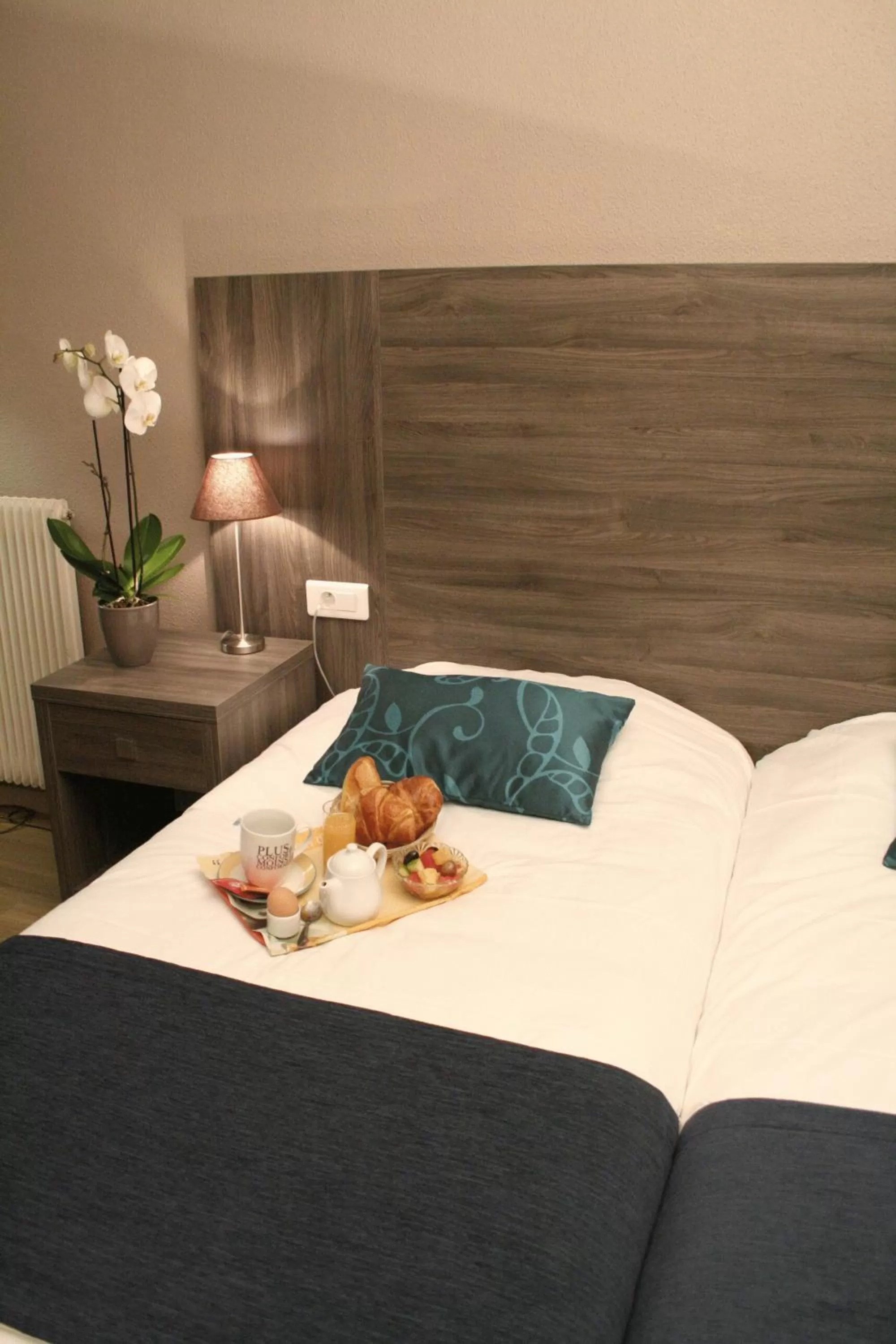 Bed in Kyriad Chalon-Sur-Saone Centre