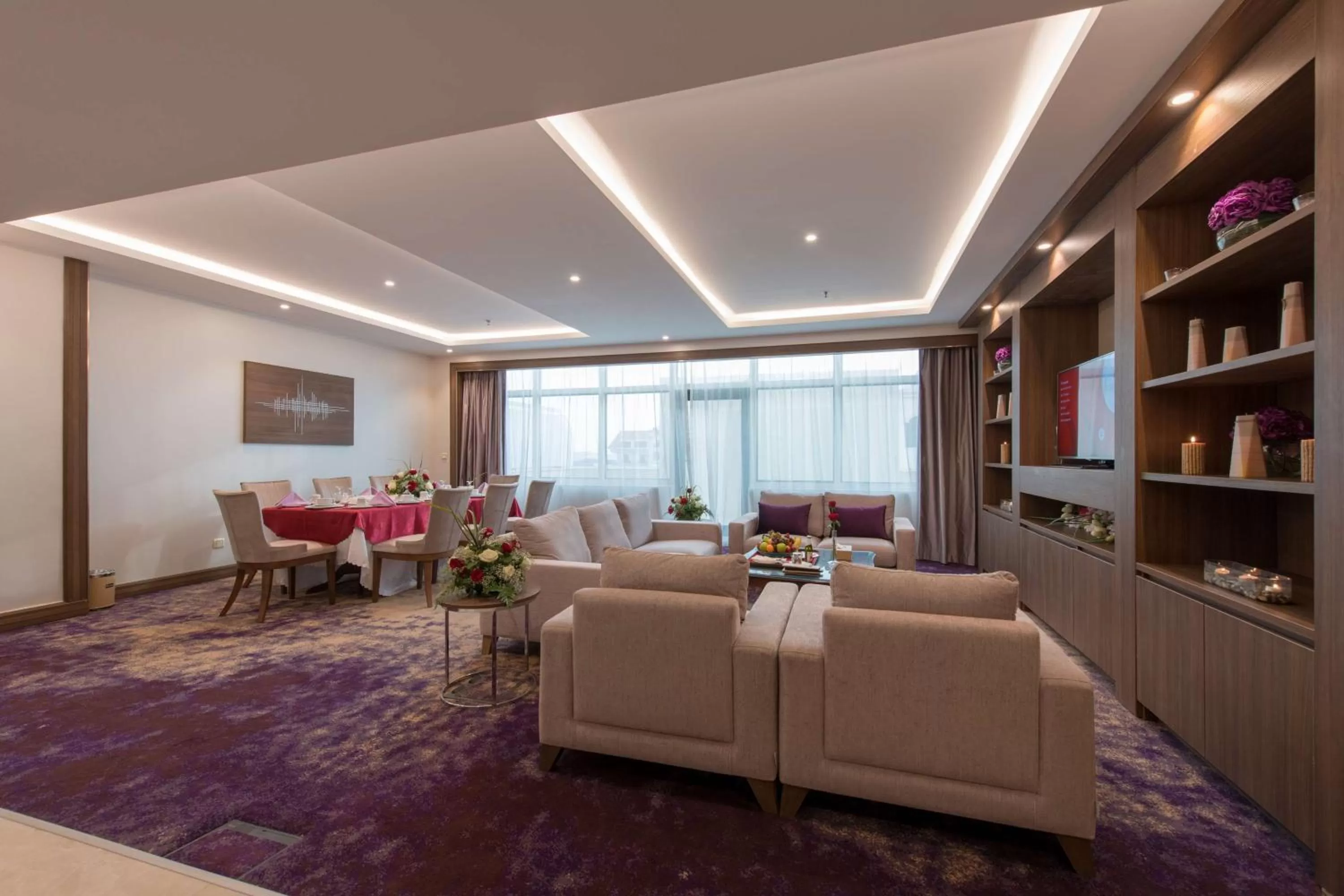 Photo of the whole room, Seating Area in Ramada by Wyndham Continental Jeddah