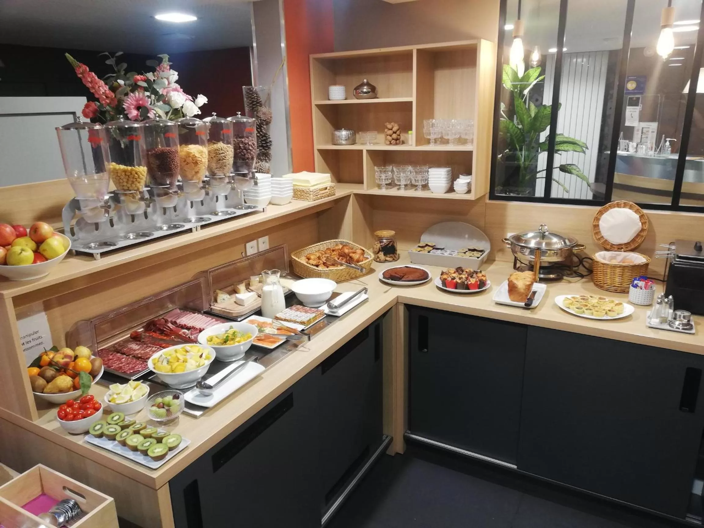Food and drinks in Apparthotel Privilodges Carré de Jaude