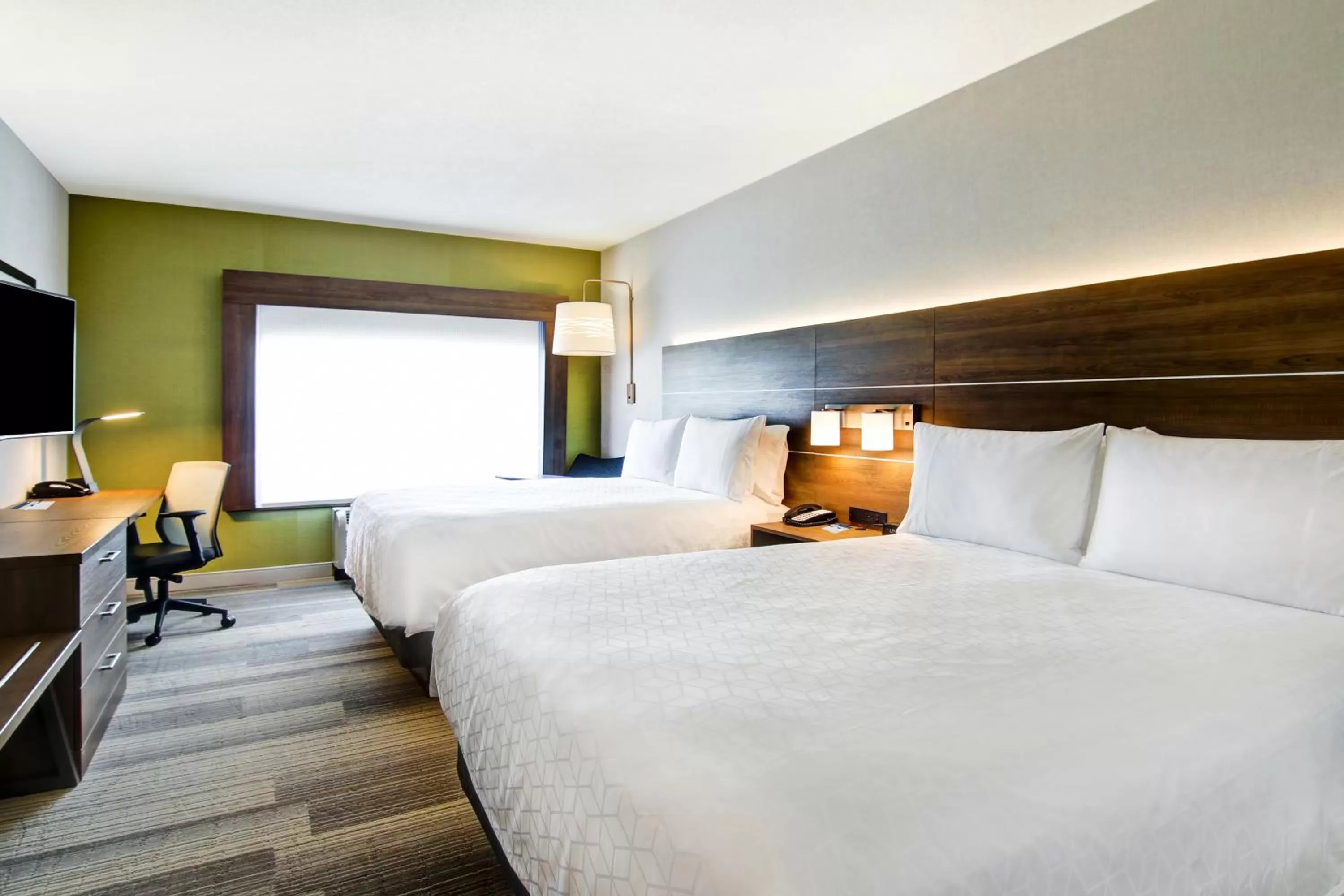 Photo of the whole room, Bed in Holiday Inn Express Hotel & Suites Toronto - Markham by IHG