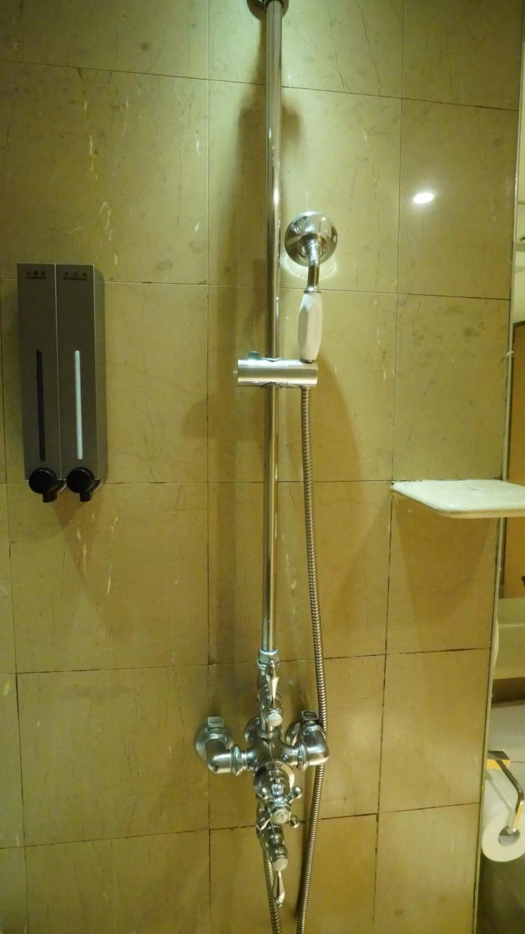 Shower in City Suites-Taipei Nanxi