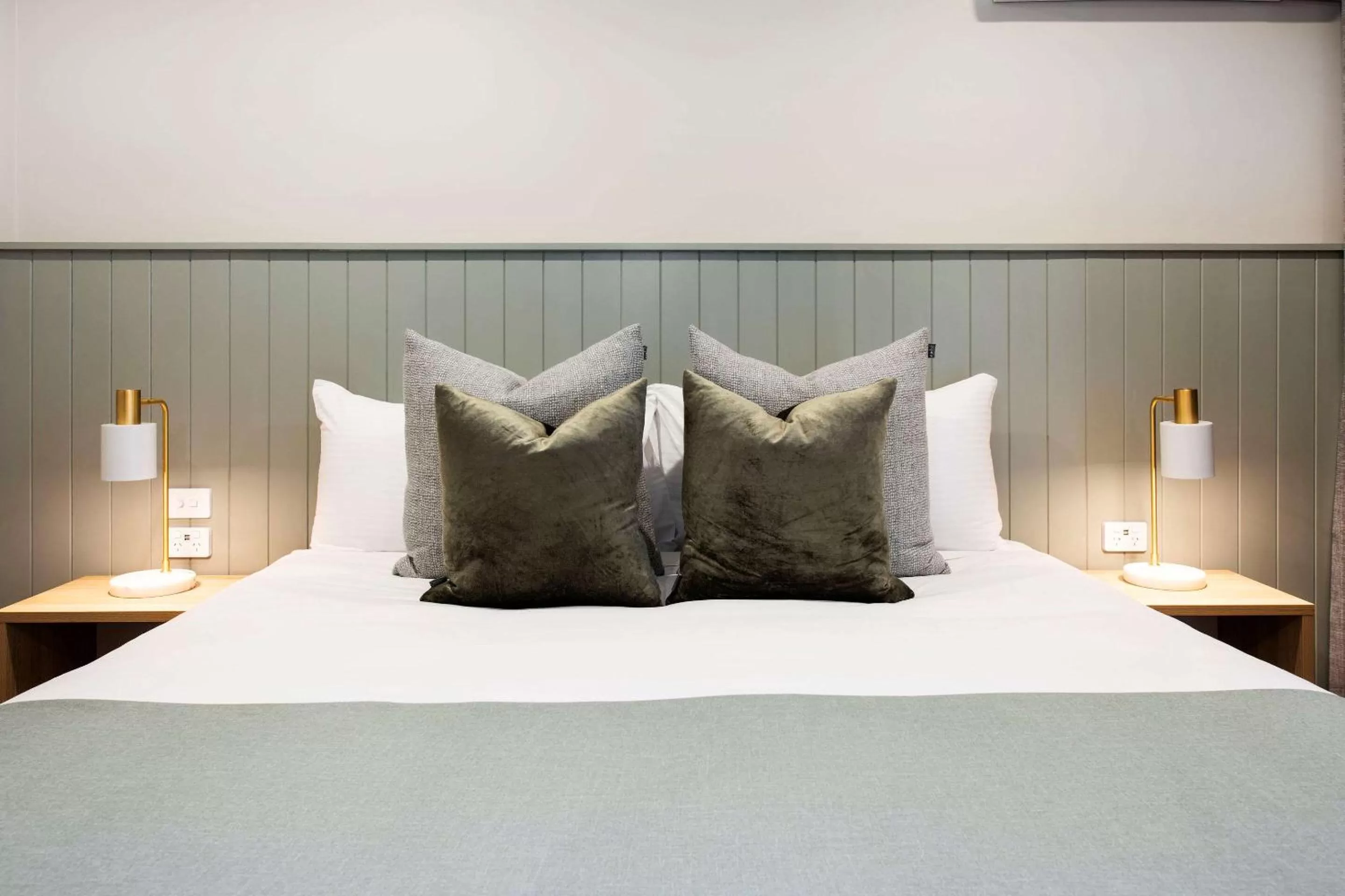 Photo of the whole room, Bed in Aden Hotel Mudgee