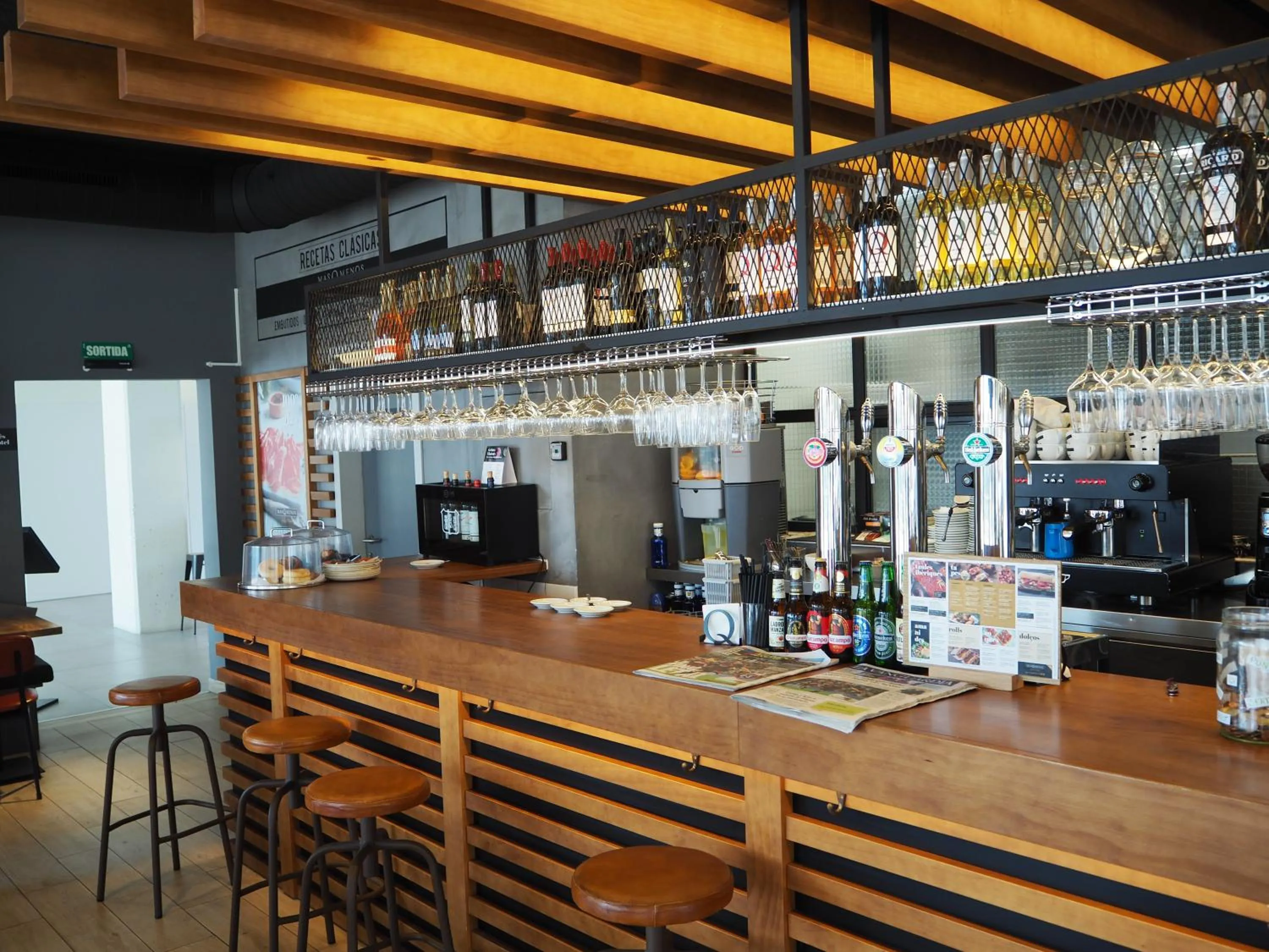 Restaurant/places to eat in easyHotel Barcelona Fira