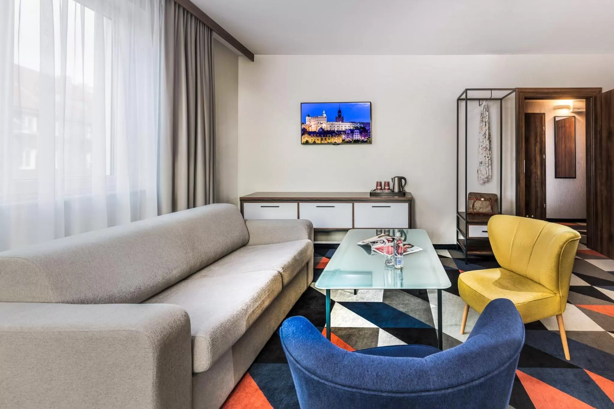 Communal lounge/ TV room in Vulcan Hotel