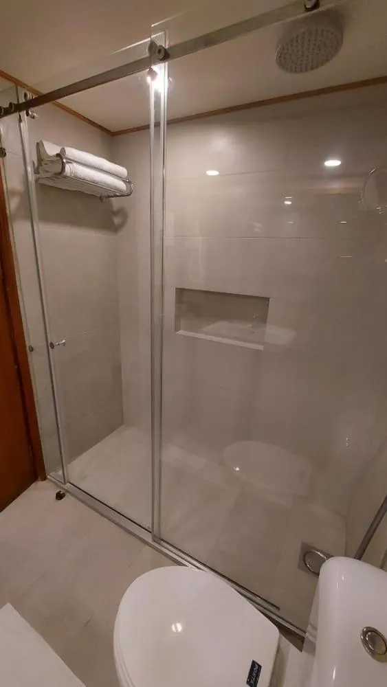 Regent Plaza Hotel & Convention Center