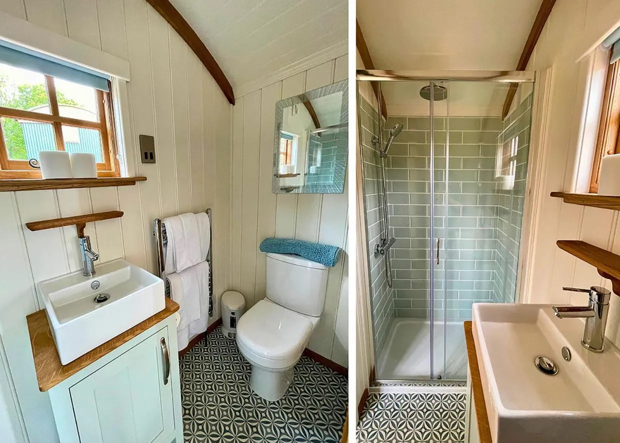 Shower in Beacon Country House B & B & Luxury Shepherd Huts