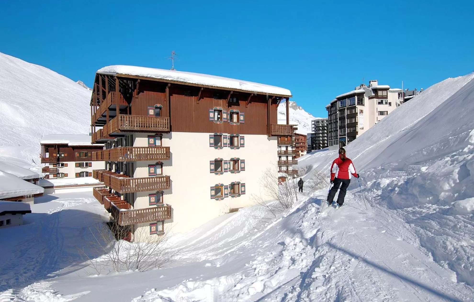 Facade/entrance, Winter in Odalys Chalet Alpina