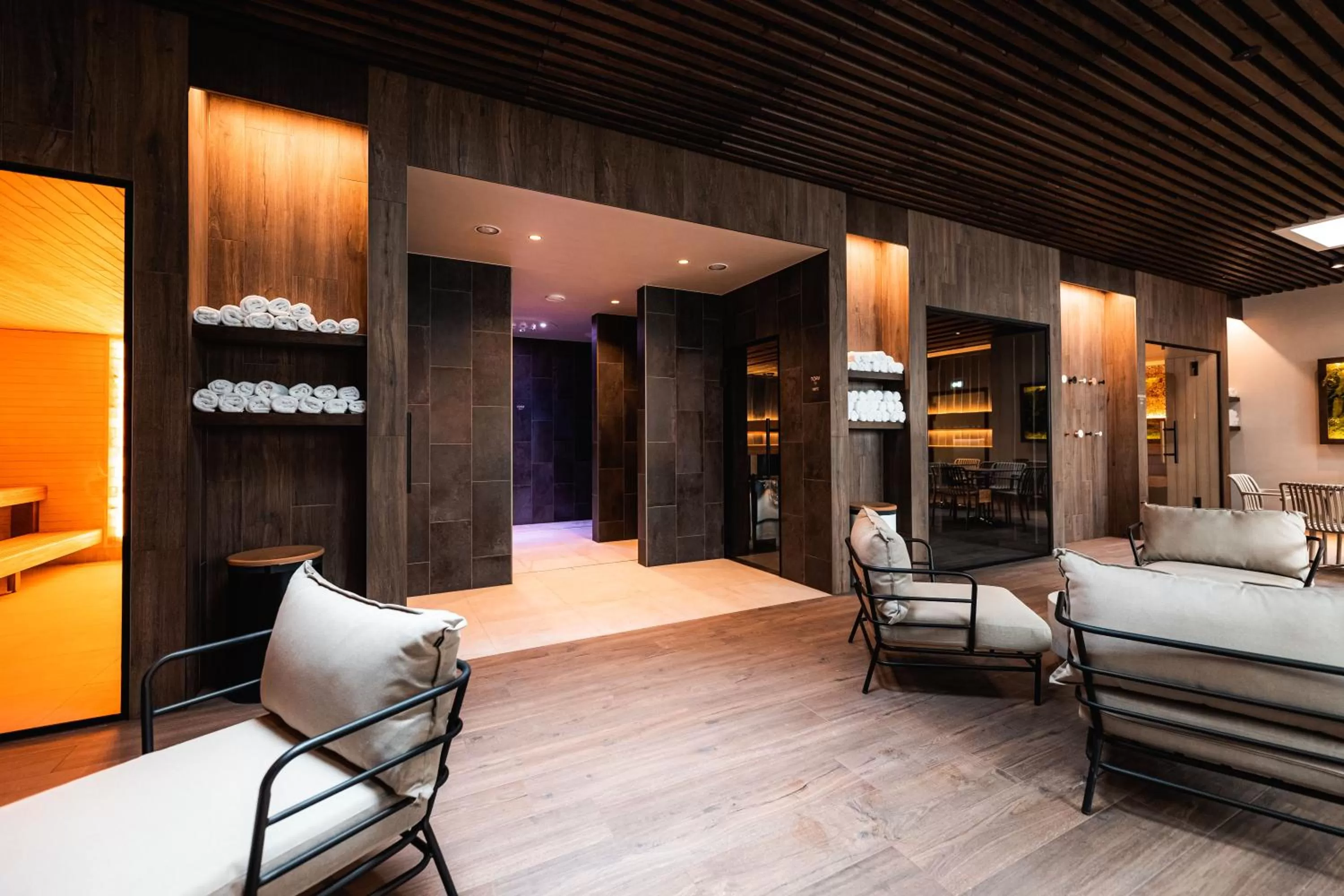 Shower, Bed in Meri Seaside Hotel & SPA