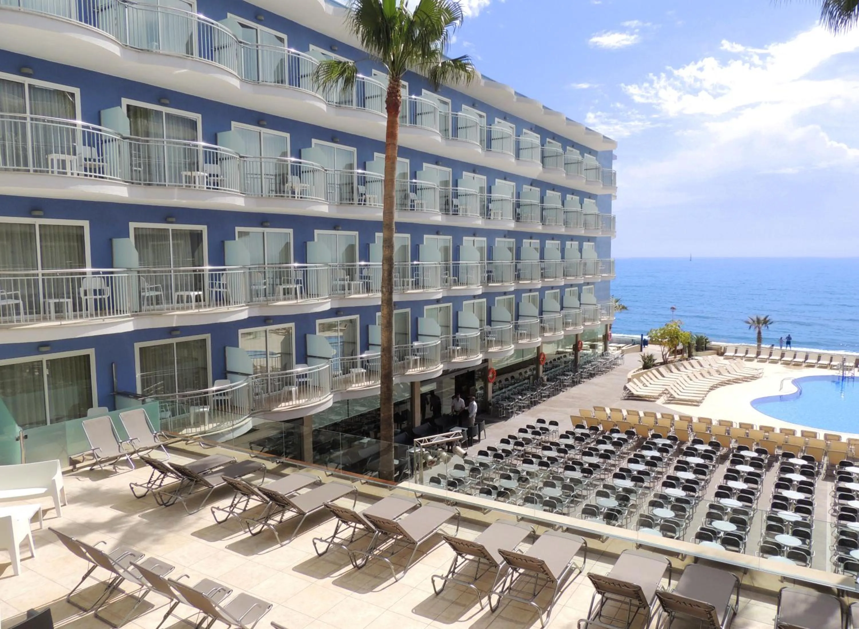 Pool view in Hotel Augustus
