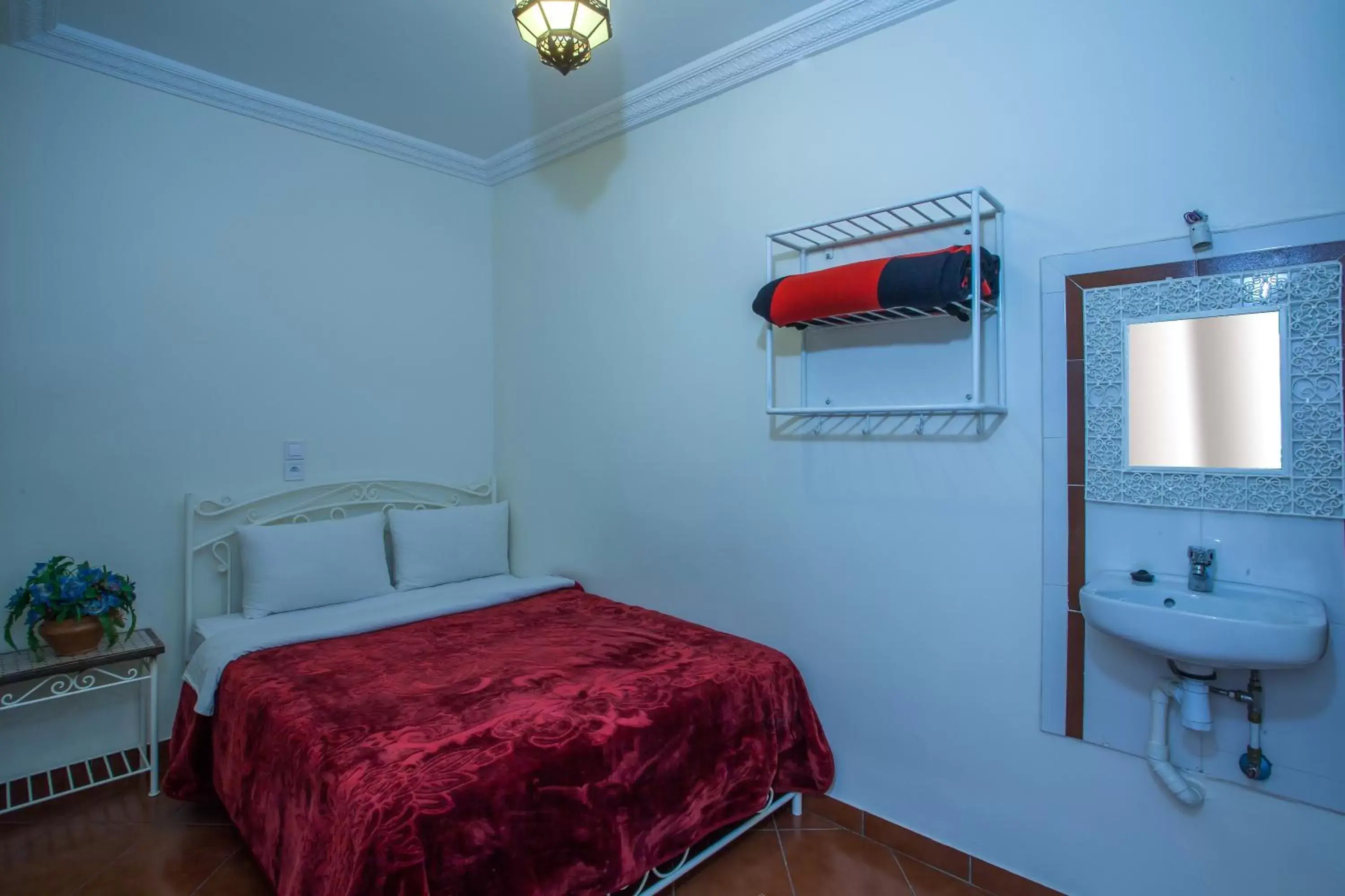 Double Room with Shared Bathroom - single occupancy in Hotel Zitoune Double Room with Shared Bathroom - single occupancy in Hotel Zitoune