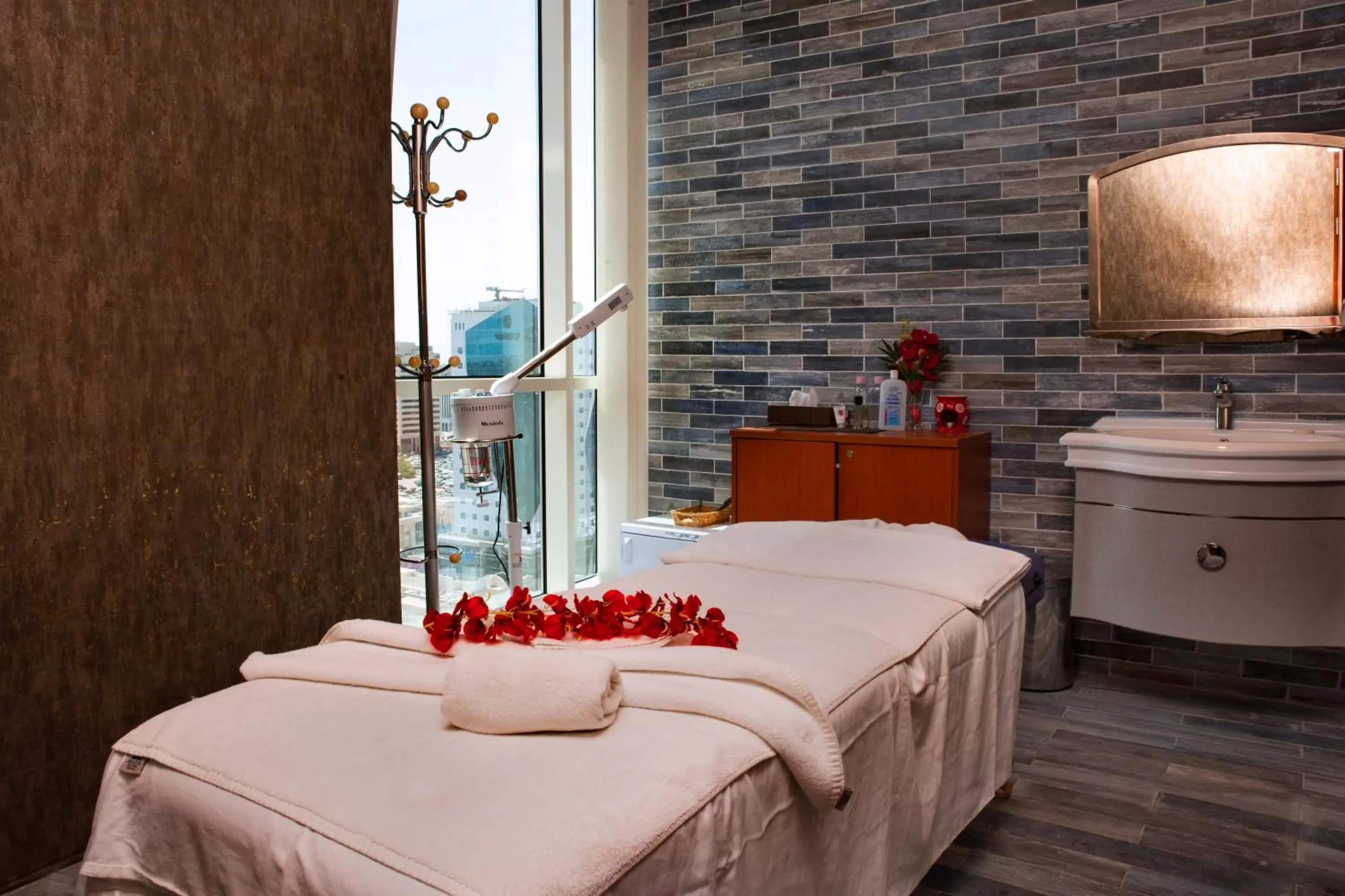 Swimming pool, Bed in Century Hotel Doha