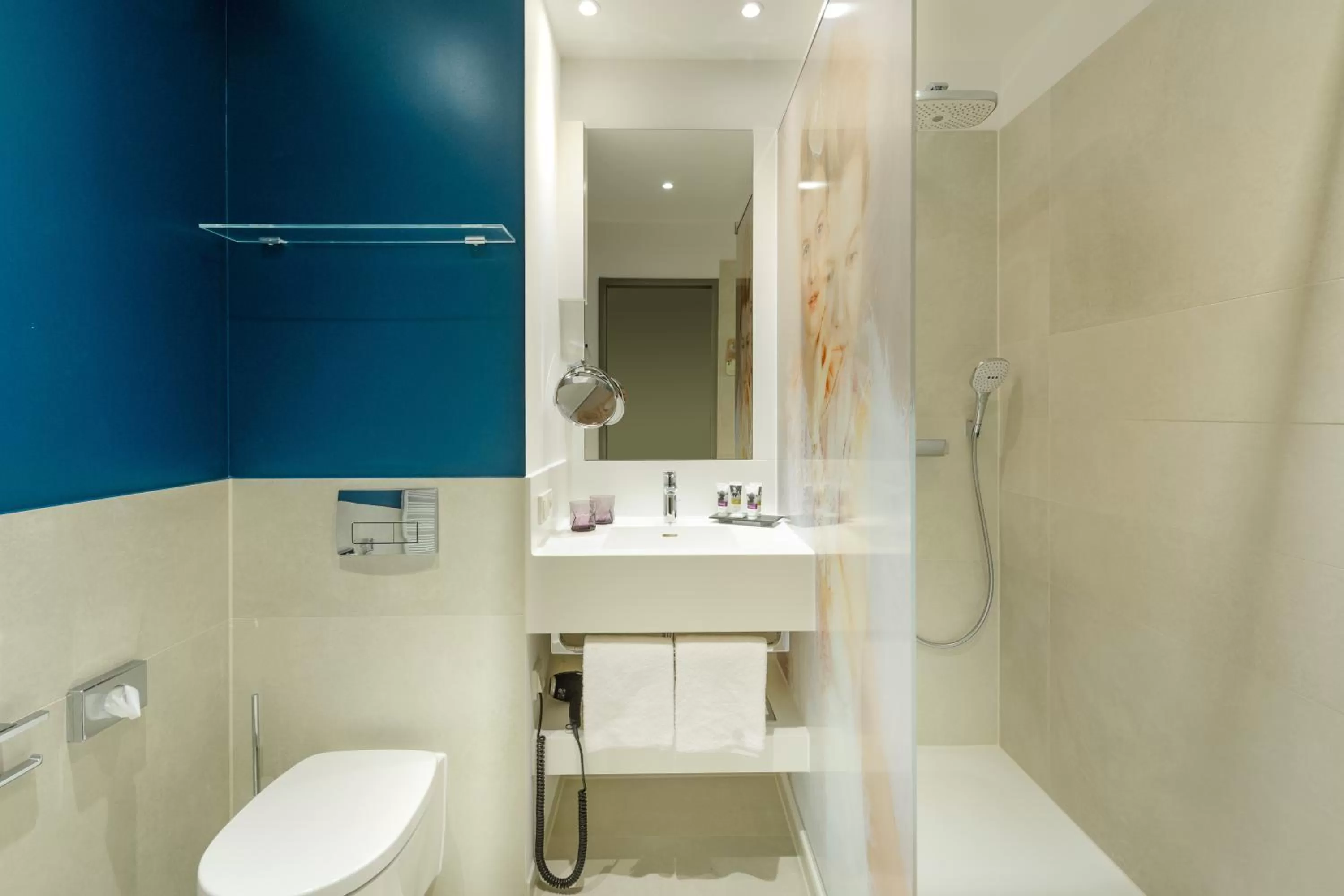 Bathroom in MERCURE Hotel Berlin Wittenbergplatz