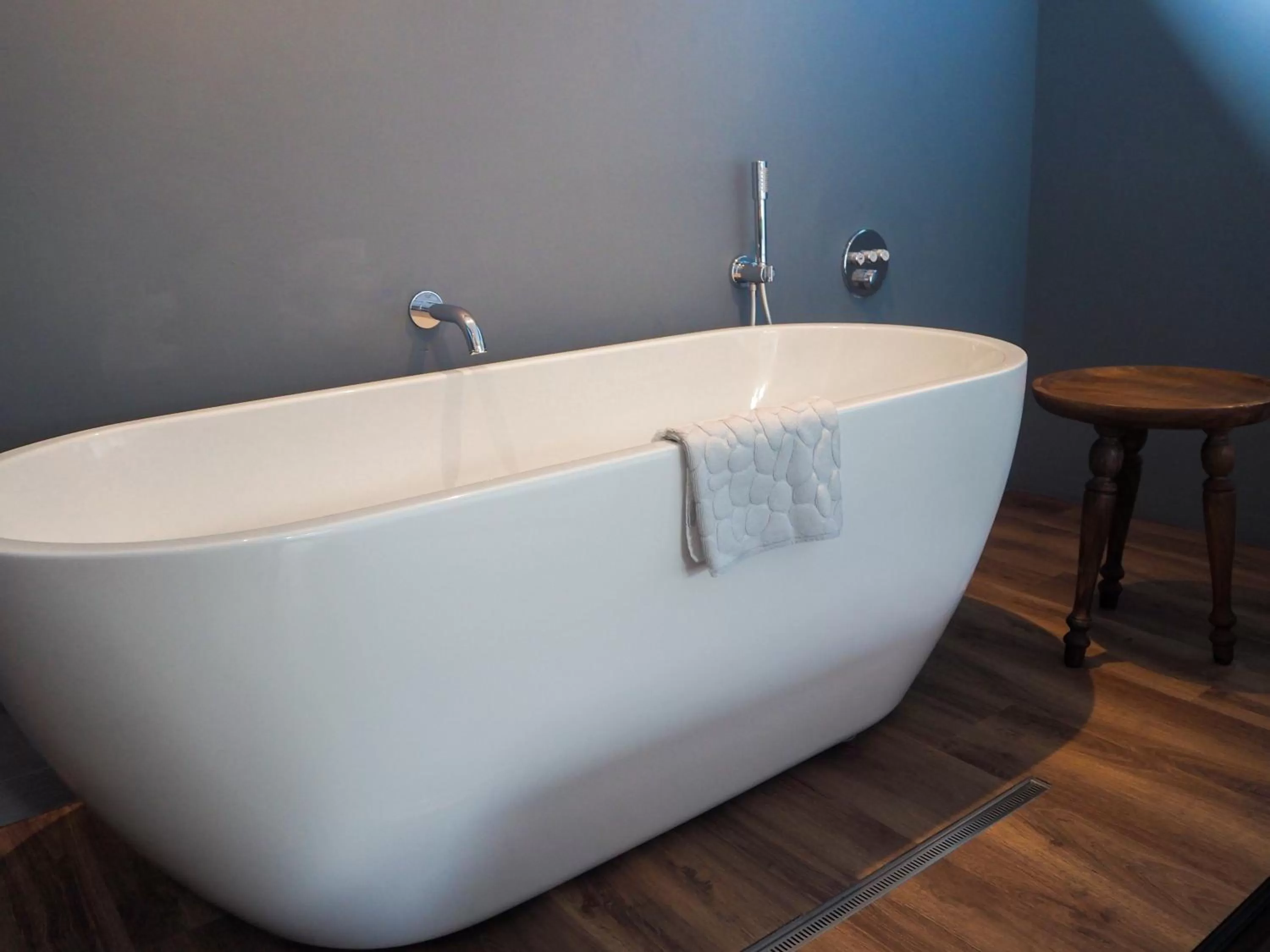 Bath in Boutique Hotel, Restaurant & Wellness Westerburcht