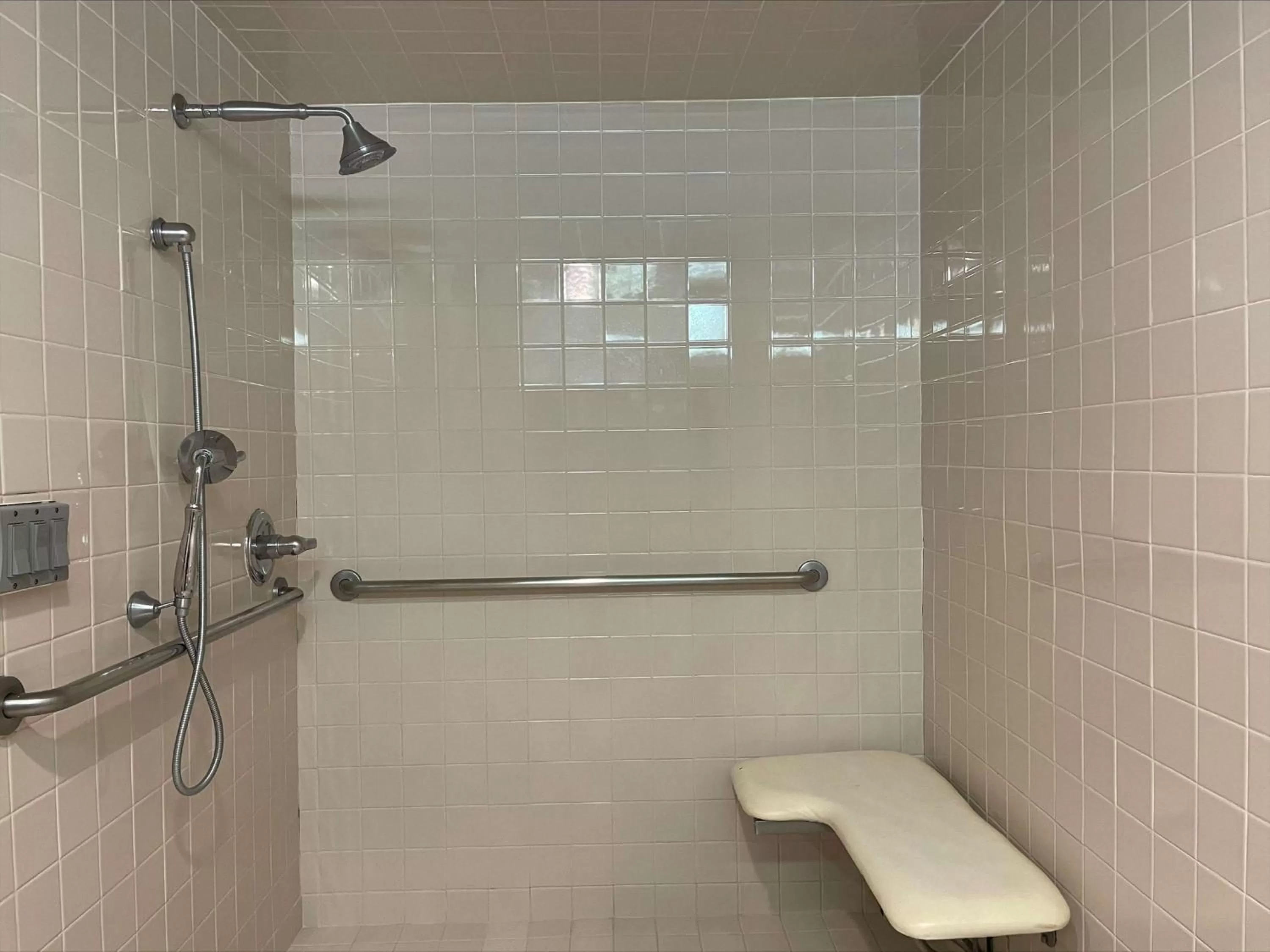 King Room with Mobility Accessible Tub in SureStayPlus Hotel by Best Western San Jose Central City