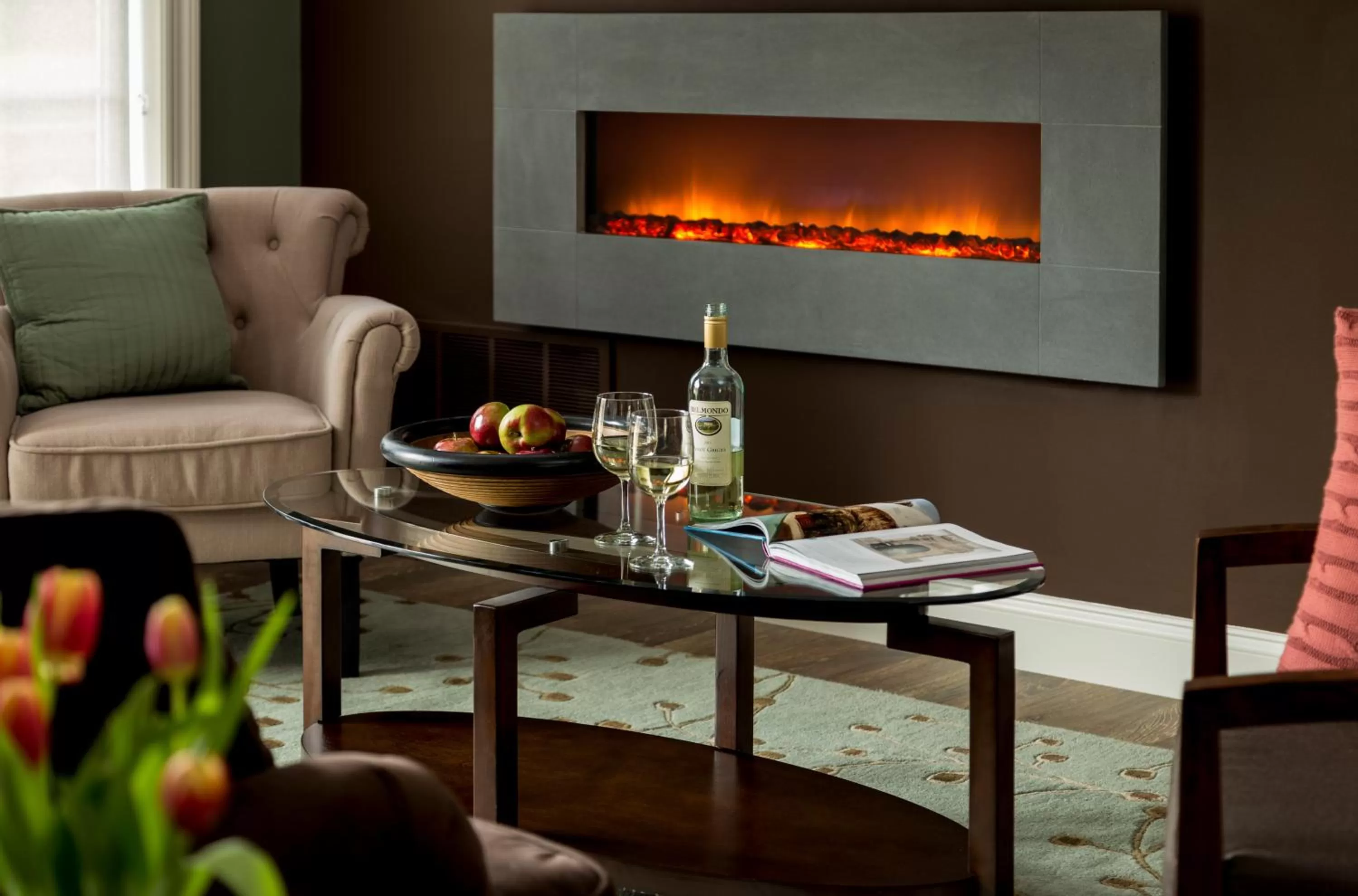 Decorative detail in Inn at Huntingfield Creek