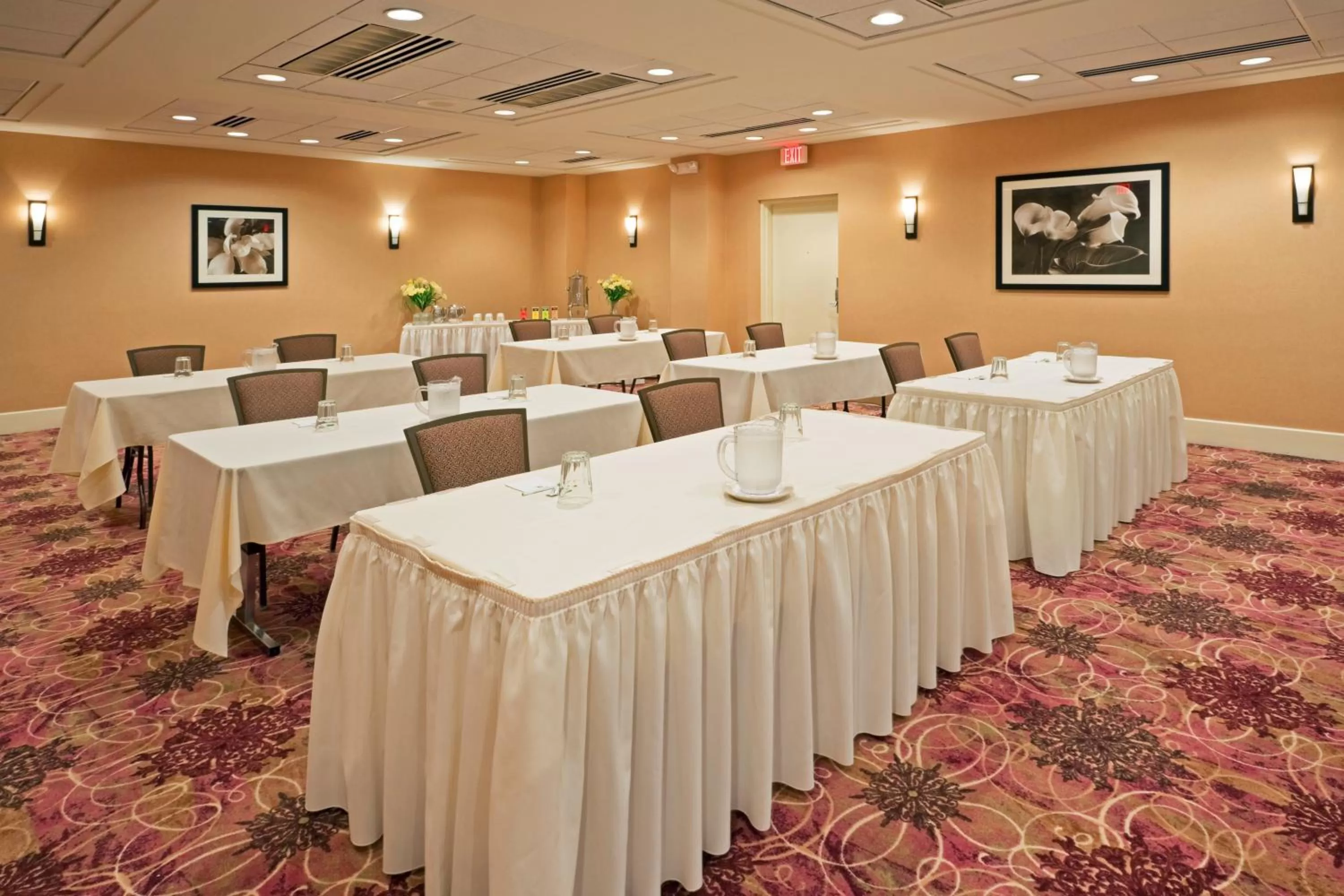 Meeting/conference room in Armoni Inn & Suites