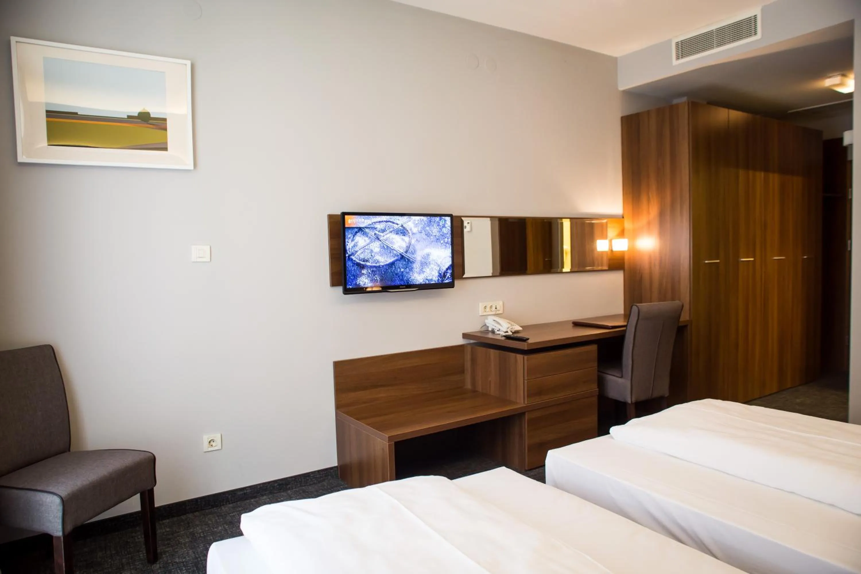 TV and multimedia, Bed in Hotel Sliško
