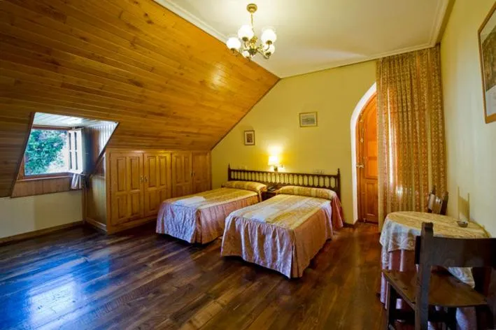 Photo of the whole room, Bed in Hotel Restaurante La Casilla