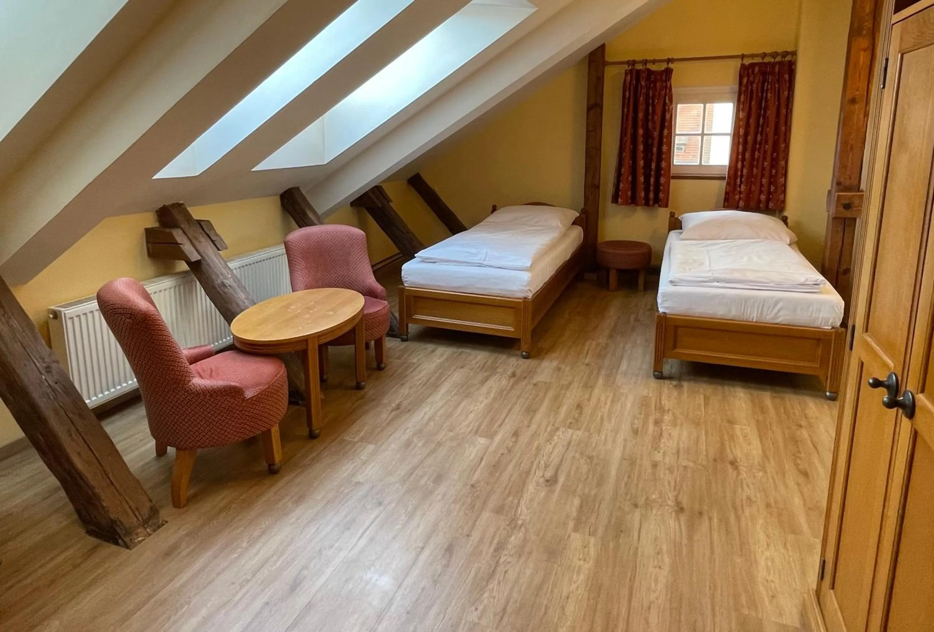 Bedroom, Bed in Hotel King George