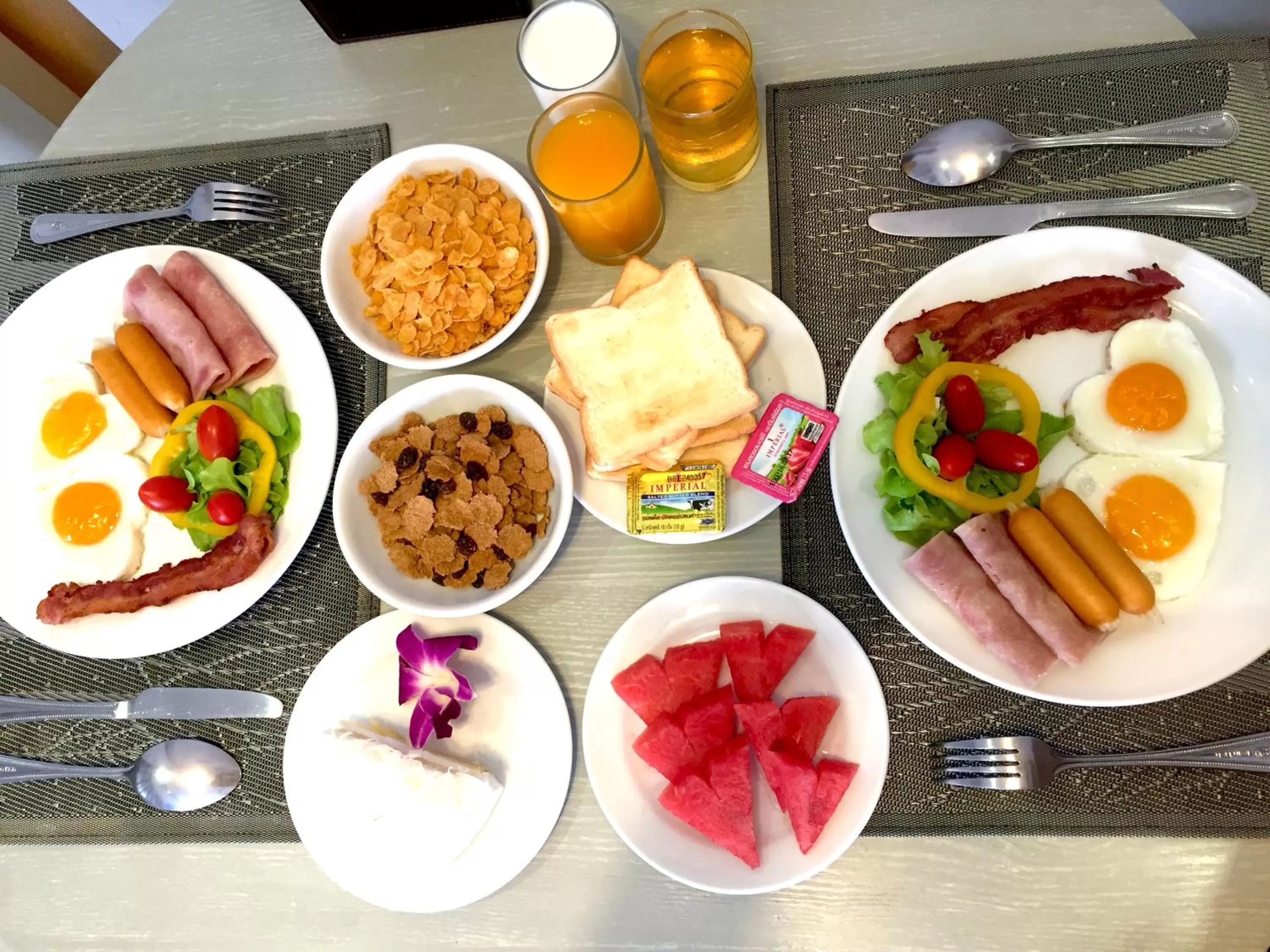 Breakfast in Villa Seville