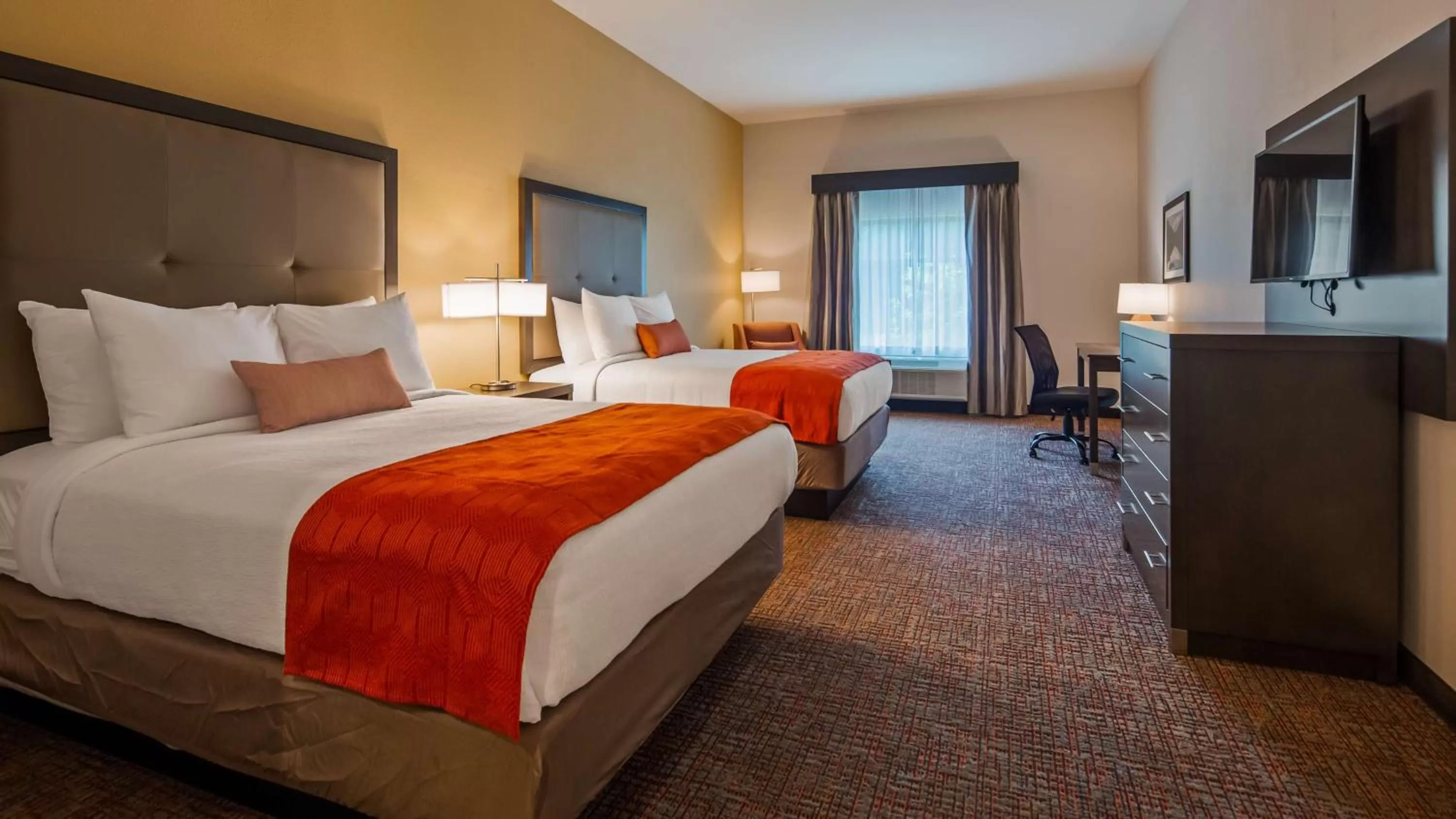 Standard Queen Room with Two Queen Beds in Best Western Plus Elizabethtown Inn & Suites
