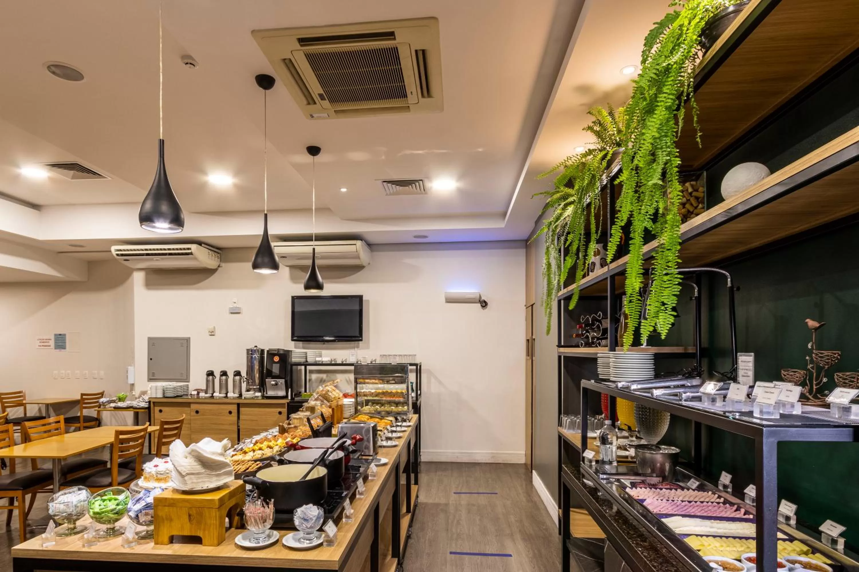 Breakfast in Mercure Florianópolis