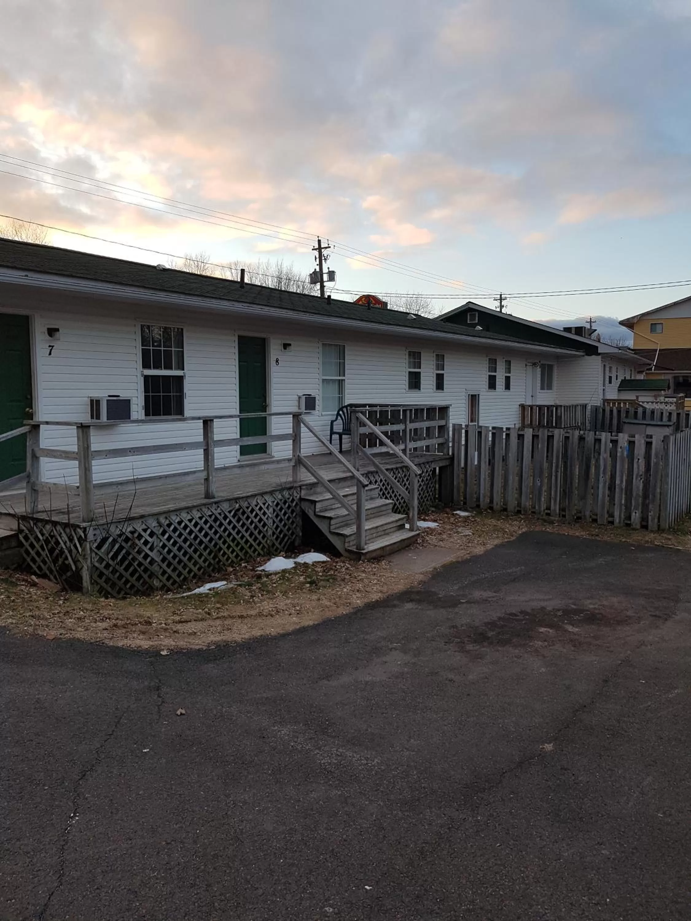 Facade/entrance, Property Building in Covered Bridge Inn & Suites