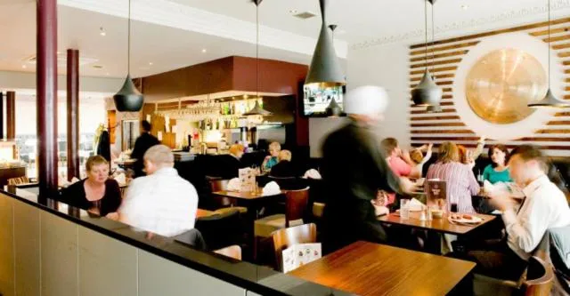 Restaurant/places to eat in Artto Hotel